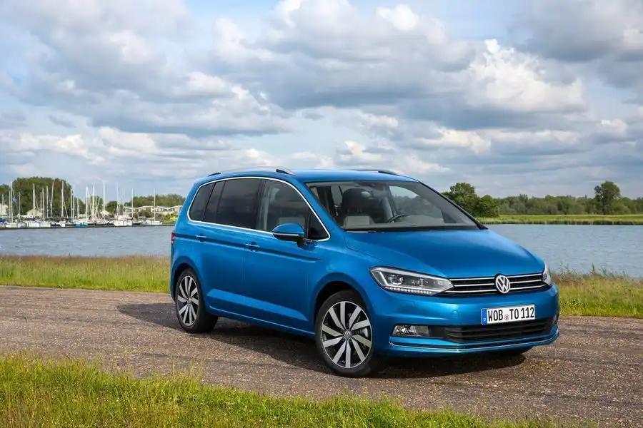 Volkswagen Touran to samochód osobowy typu minivan