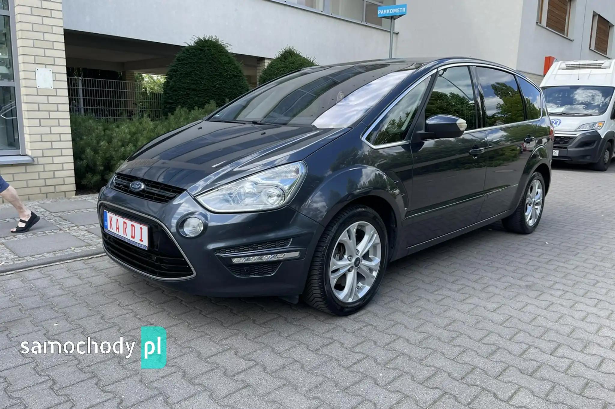 Ford S-Max Minivan 2011