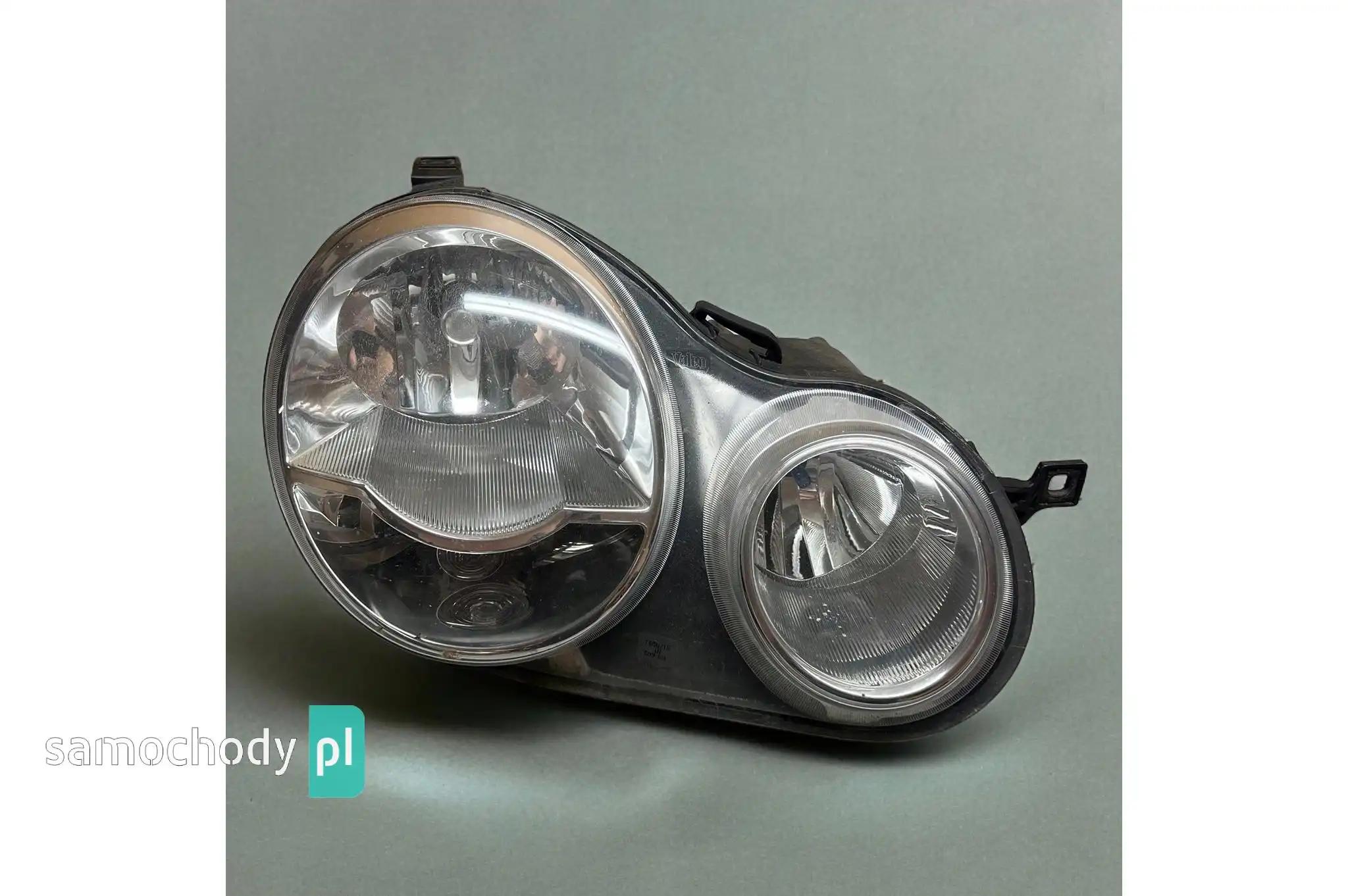 LAMPA PRAWY PRZÓD VOLKSWAGEN POLO IV 4 9N (2001-2005) EUROPA ŁADNA VAL