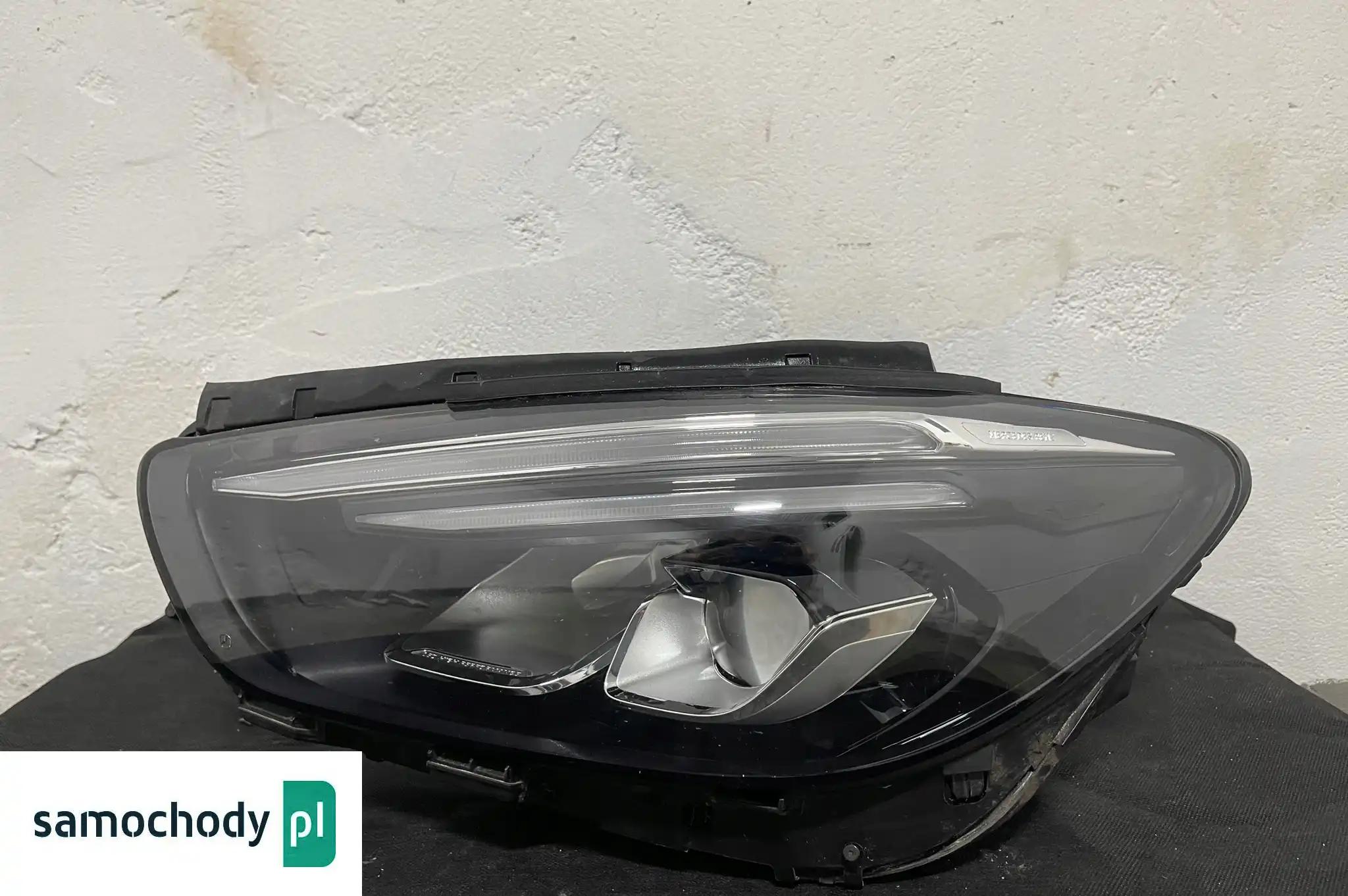 LAMPA LEWA PRZÓD MERCEDES B W247 18-