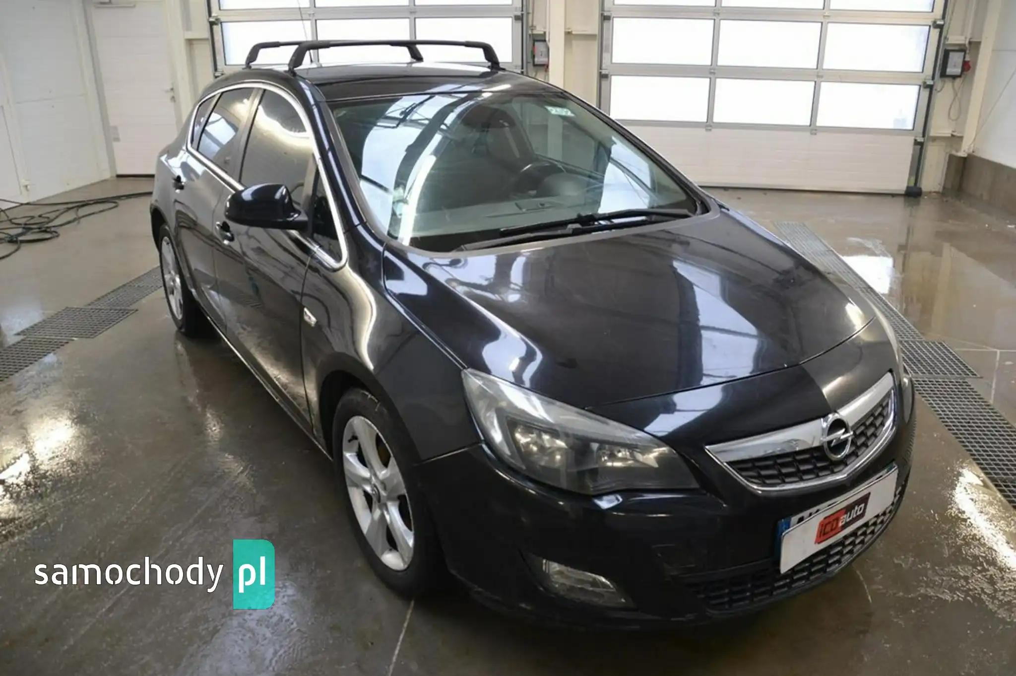 Opel Astra Hatchback 2010