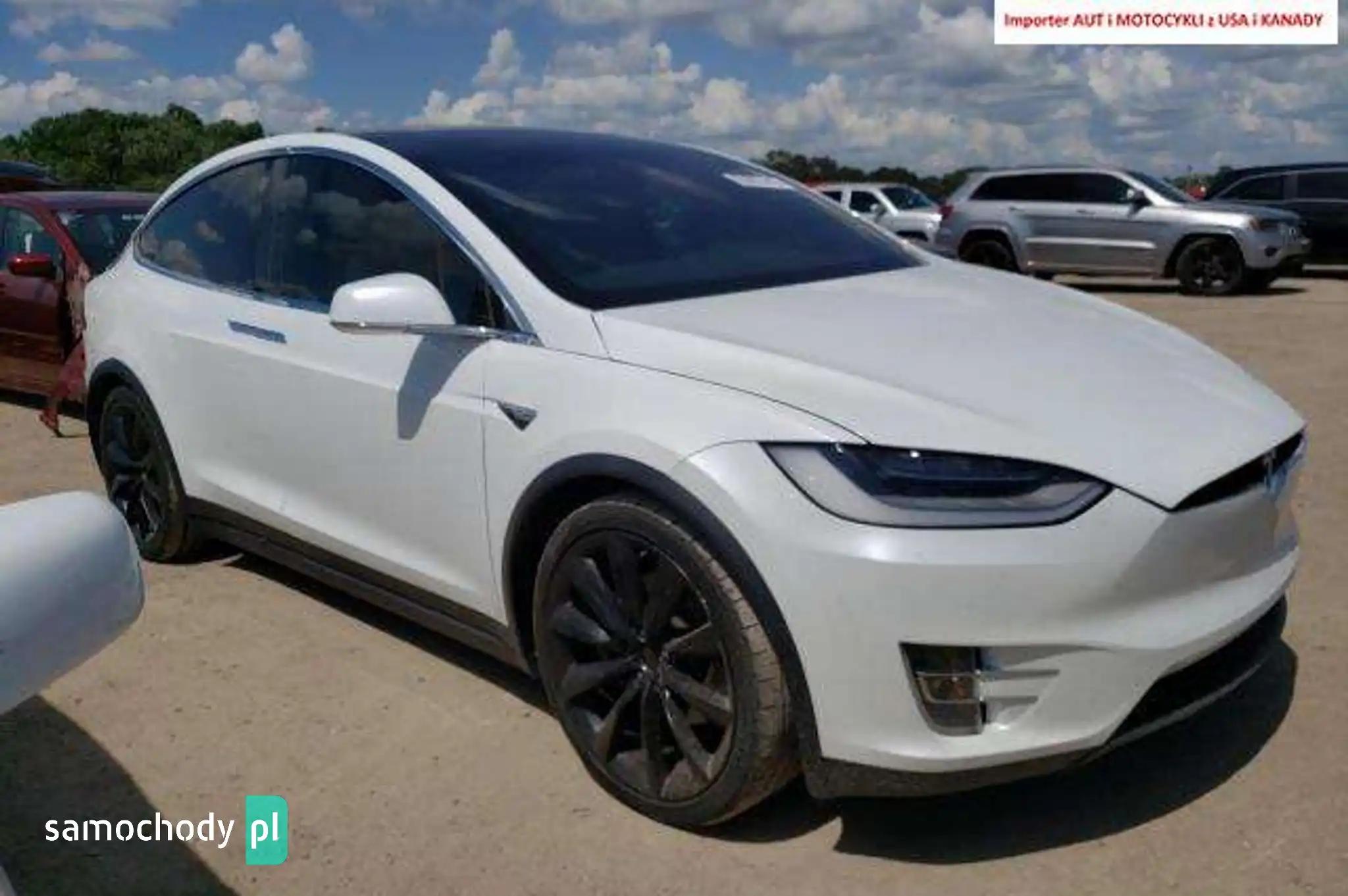 Tesla Model X SUV 2021