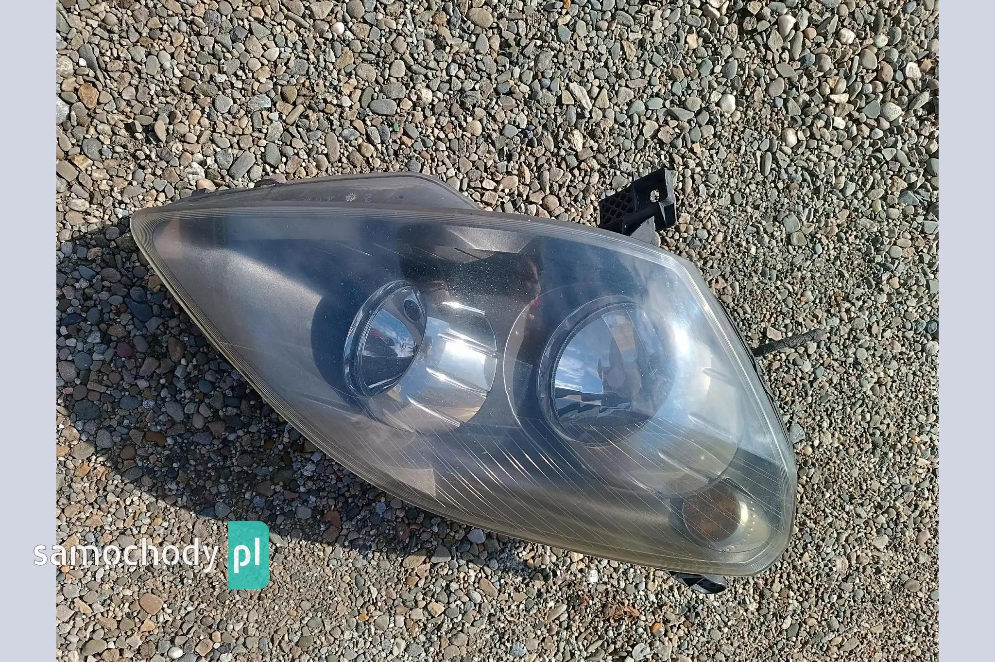 Lampa przednia prawa przód Opel Zafira B europa