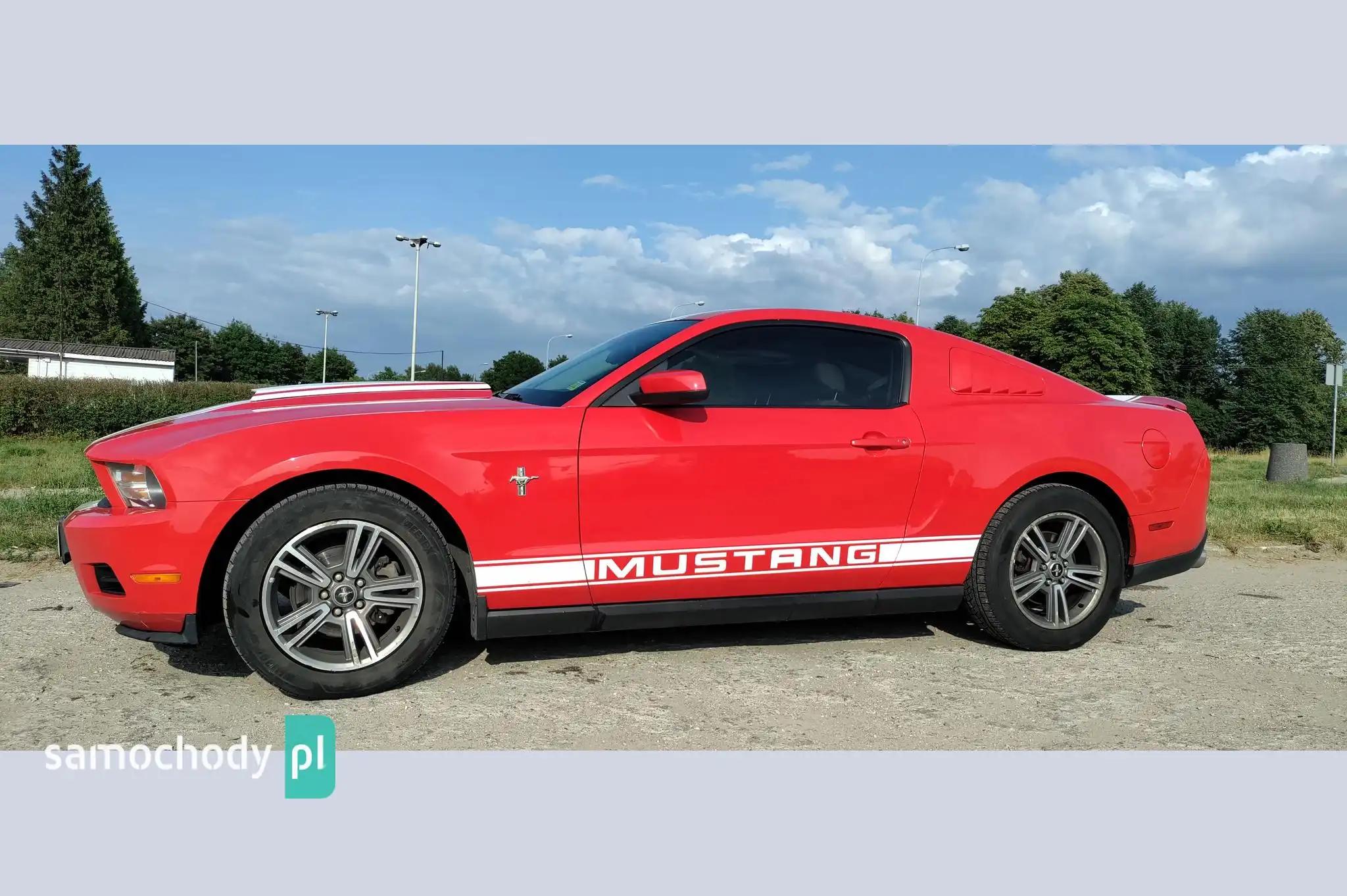 Ford Mustang Coupe 2010