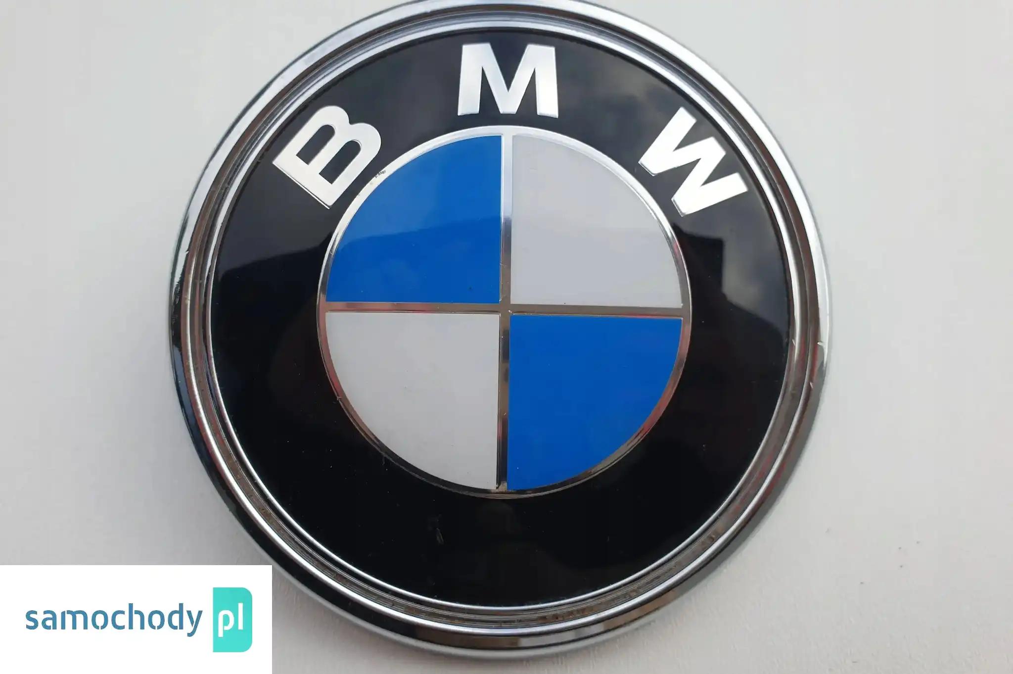 BMW E83 X3 EMBLEMAT KLAPY TYŁ 3401005