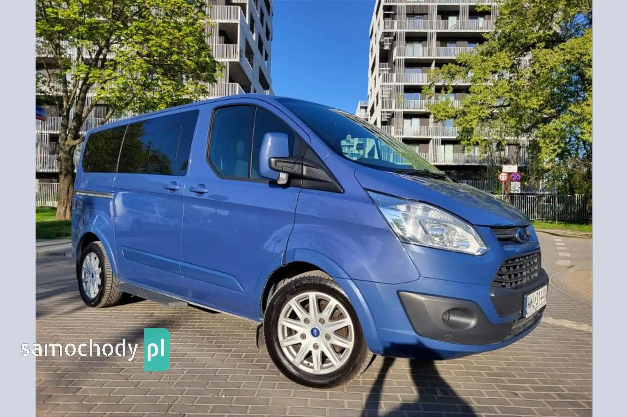 Ford Tourneo Custom Minivan 2017