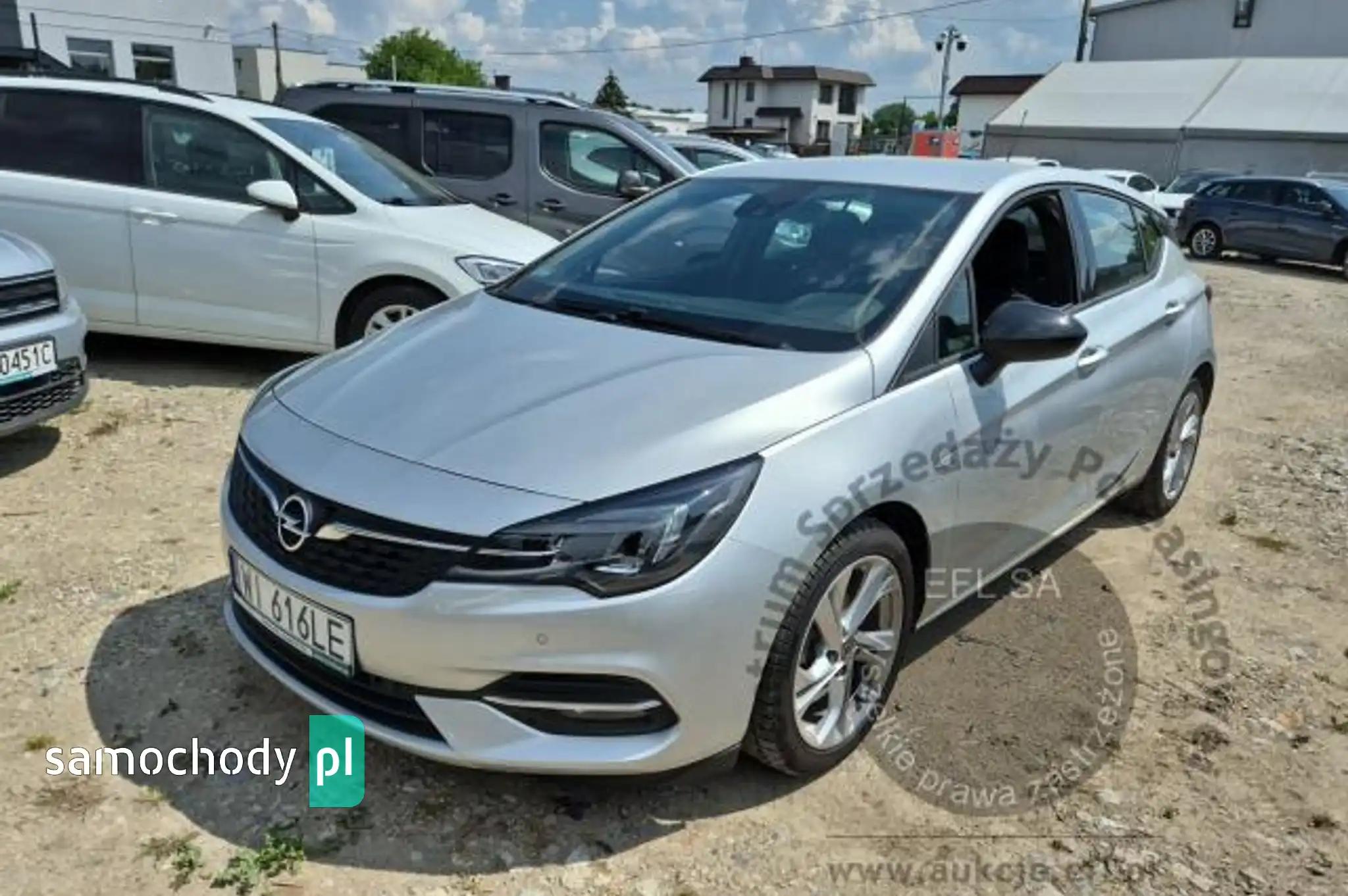 Opel Astra 2021