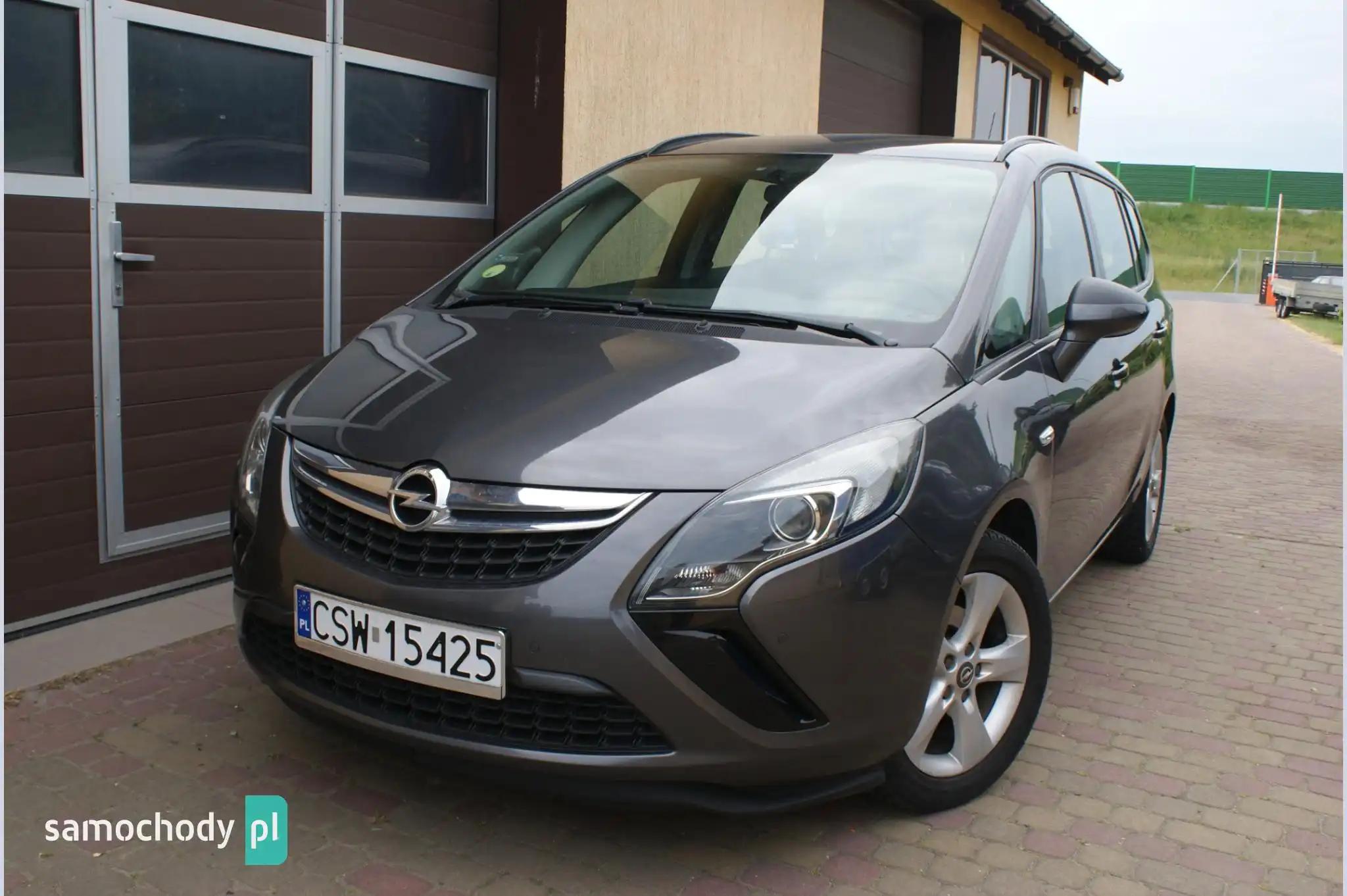 Opel Zafira Minivan 2012