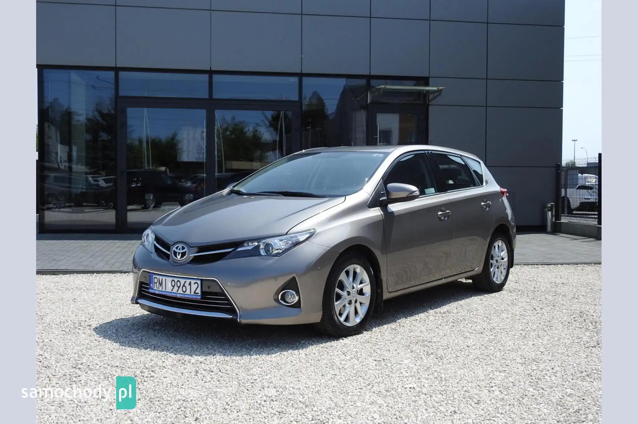 Toyota Auris Hatchback 2014