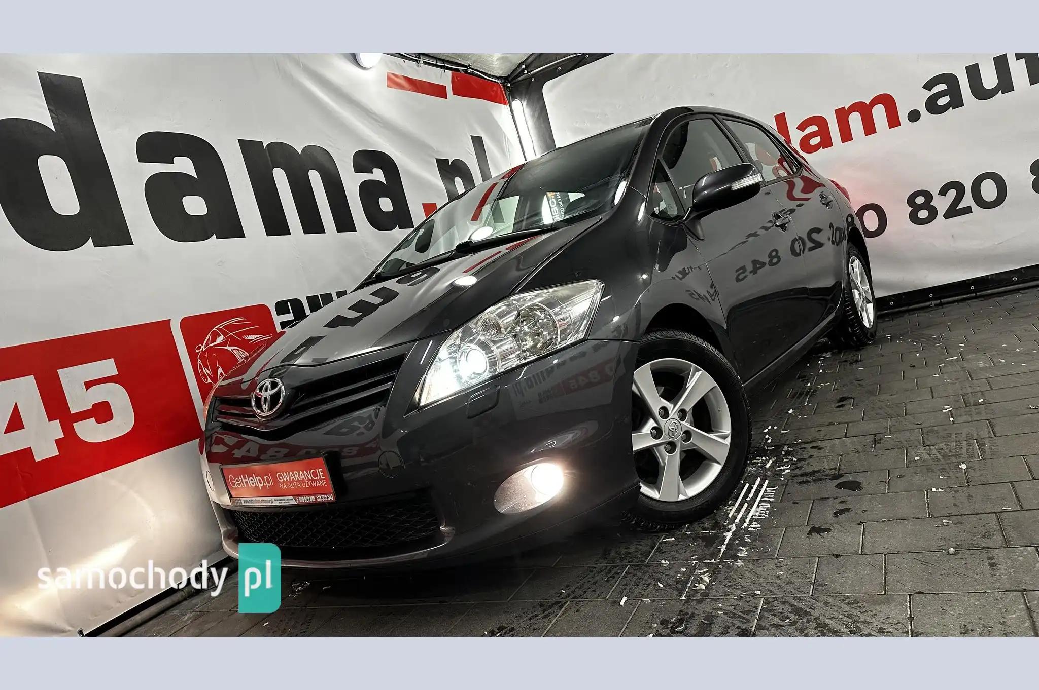 Toyota Auris Hatchback 2011