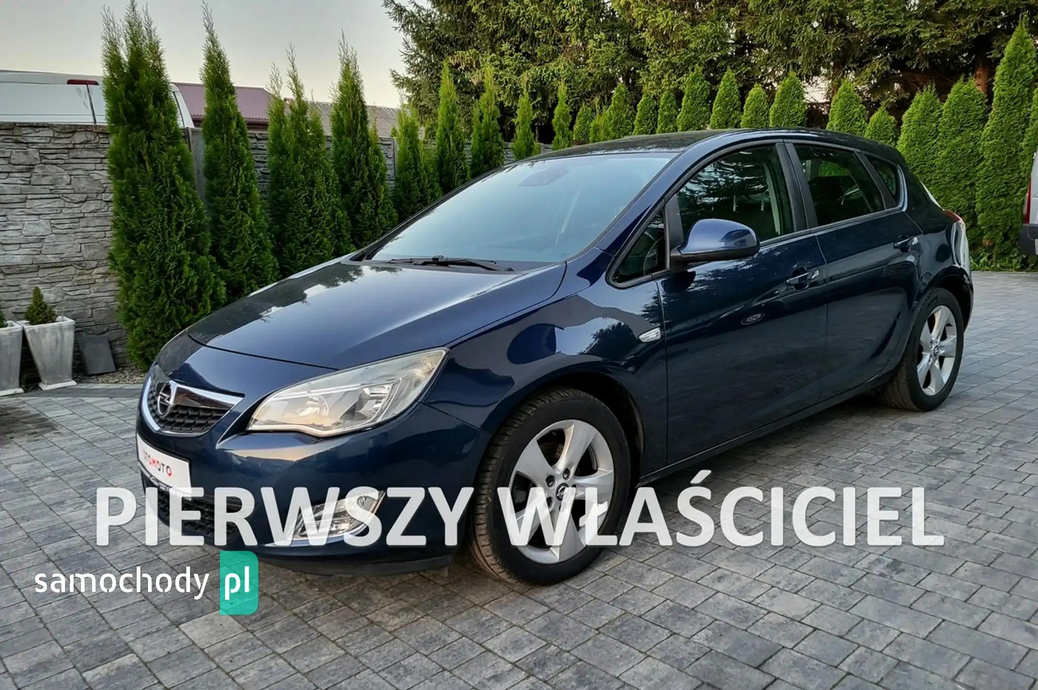 Opel Astra Hatchback 2010