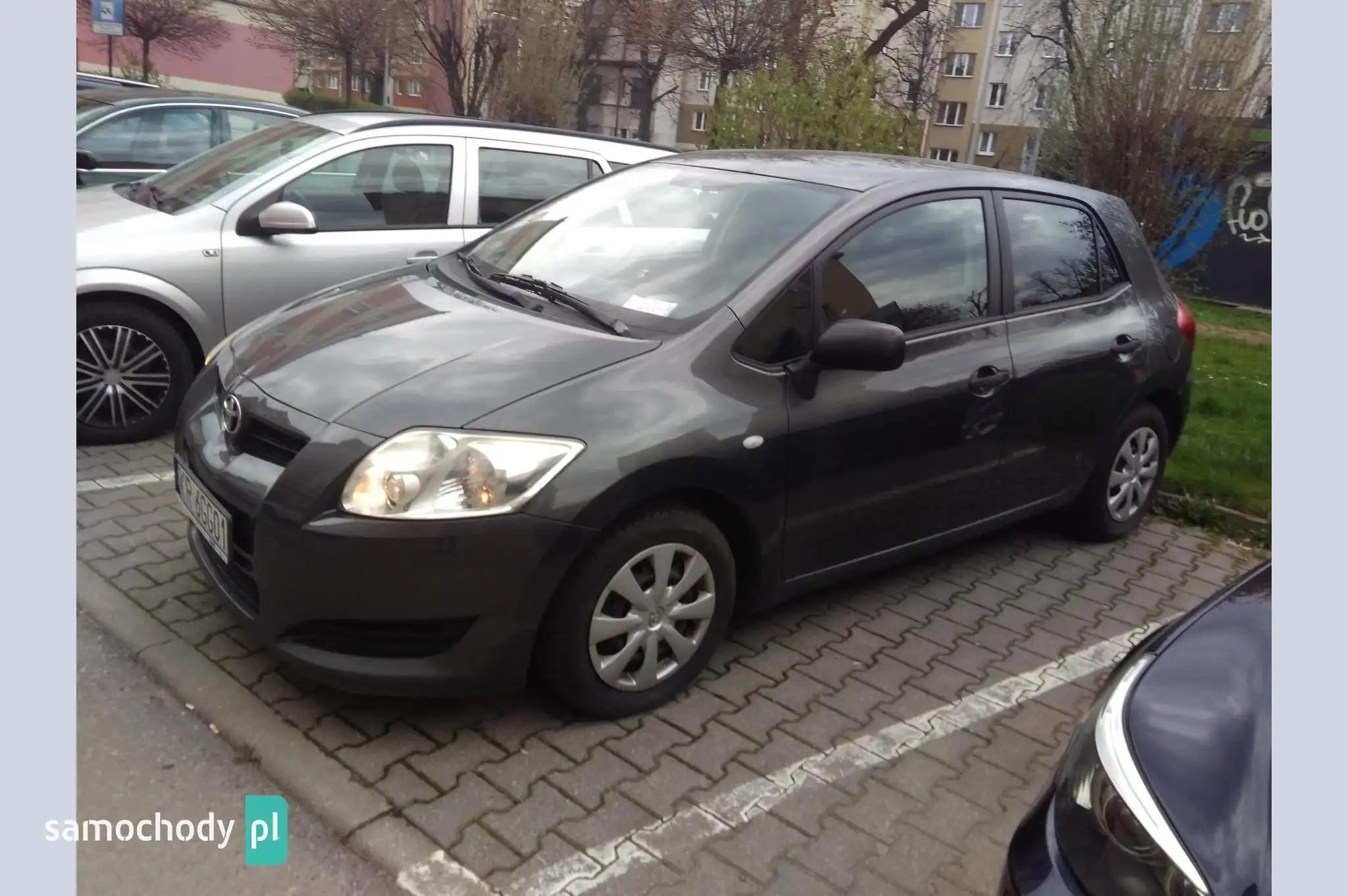 Toyota Auris Hatchback 2009