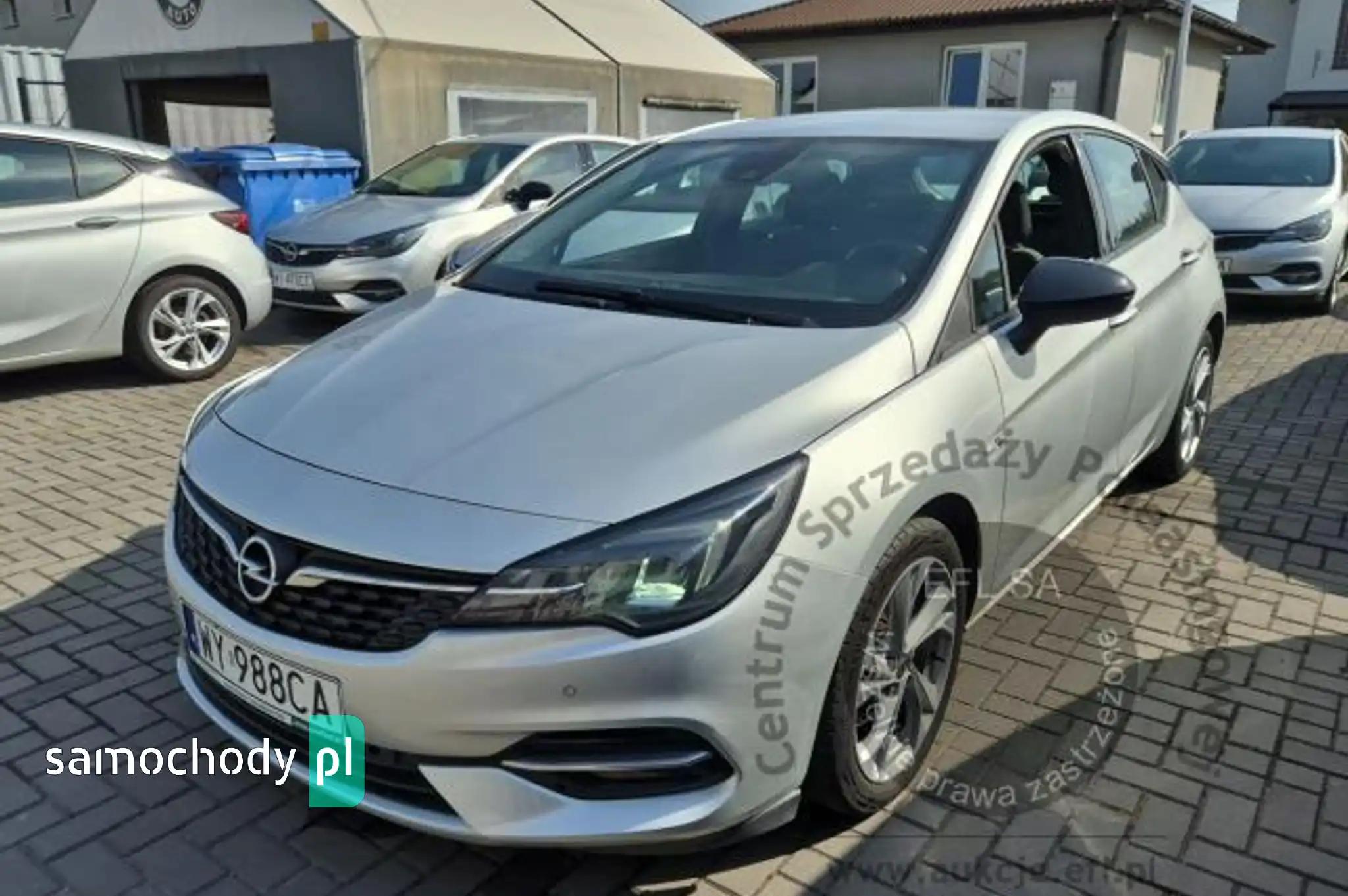 Opel Astra 2021