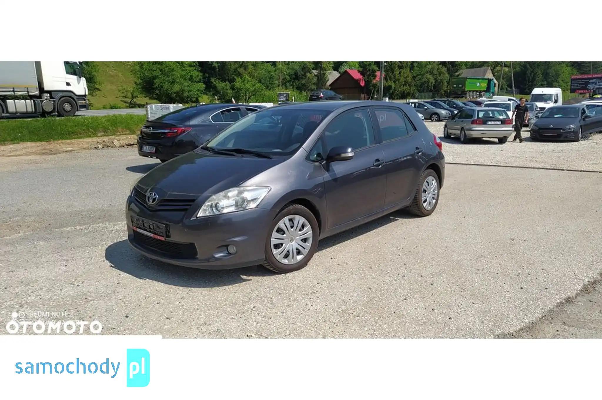 Toyota Auris Inny 2011