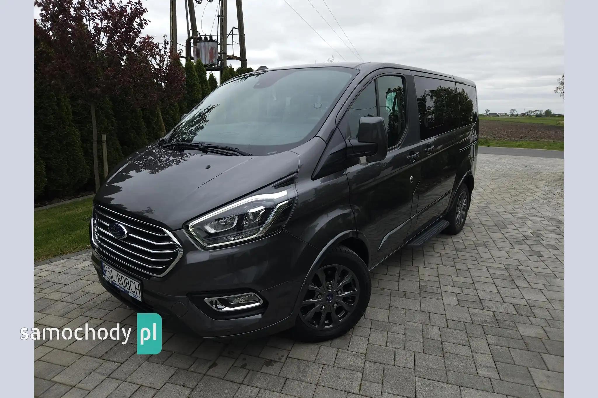 Ford Tourneo Custom Minivan 2020