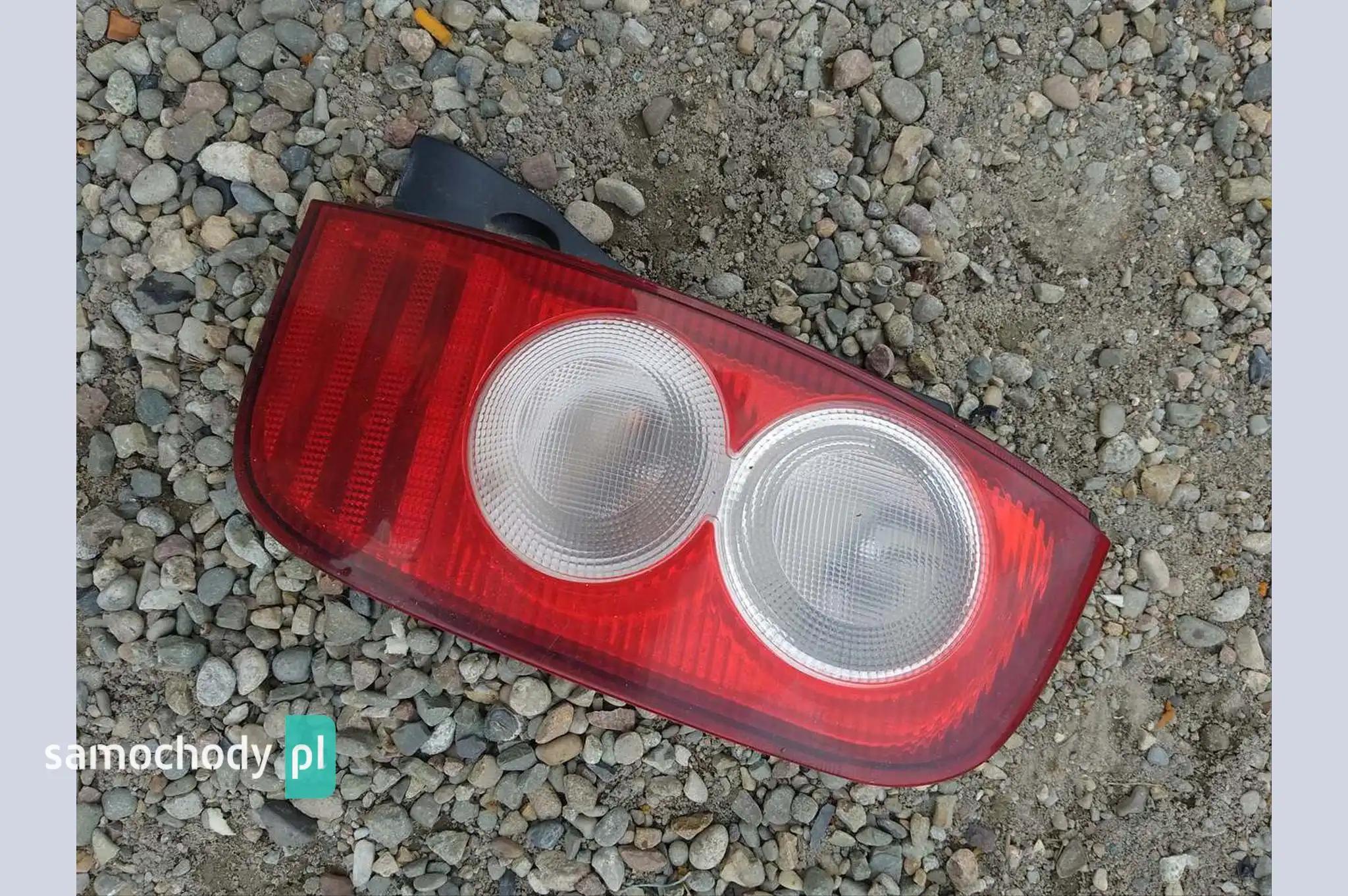 Lampa prawa tył tylna Nissan Micra K12