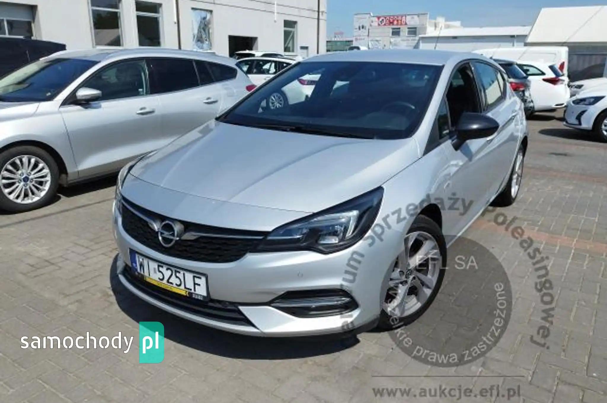 Opel Astra 2021