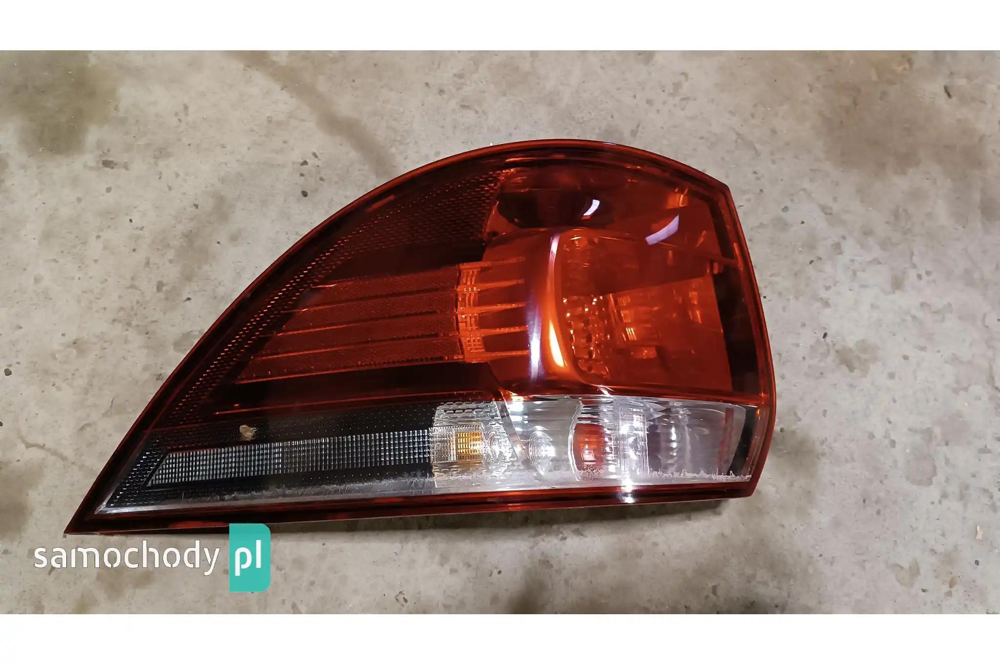 Lampa lewa tył tylna VW Golf 5 V kombi