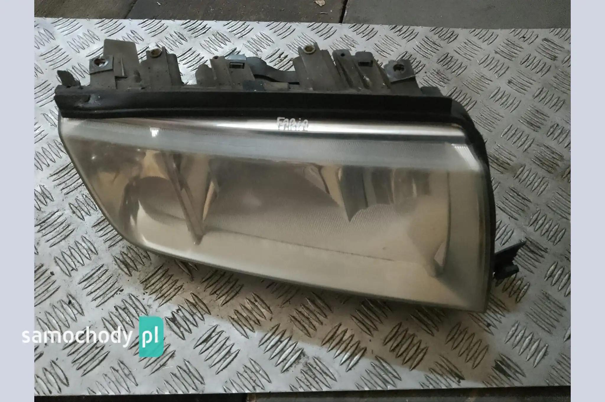 Lampa prawa przednia przód Skoda Fabia I