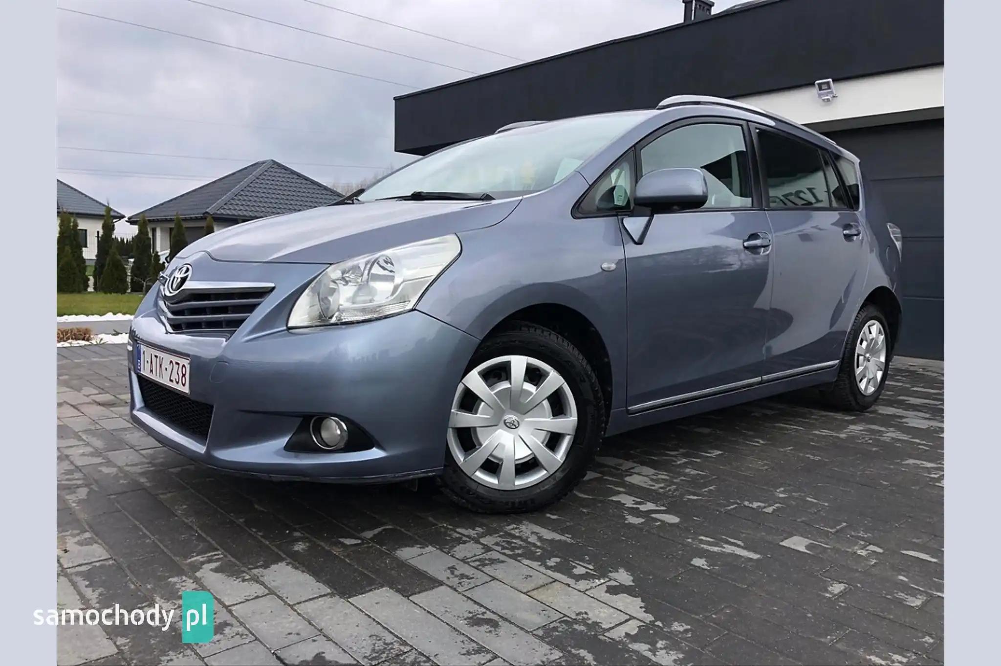 Toyota Verso Minivan 2010