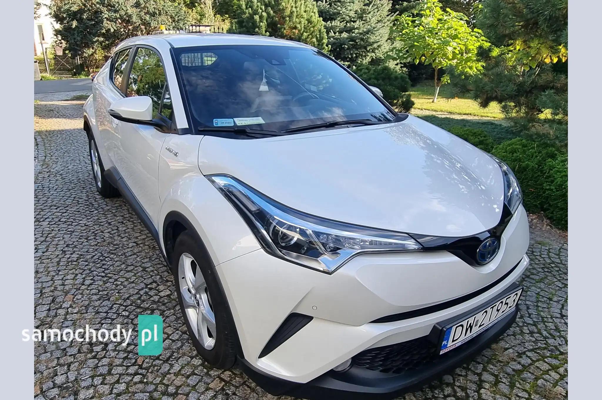 Toyota C-HR SUV 2017