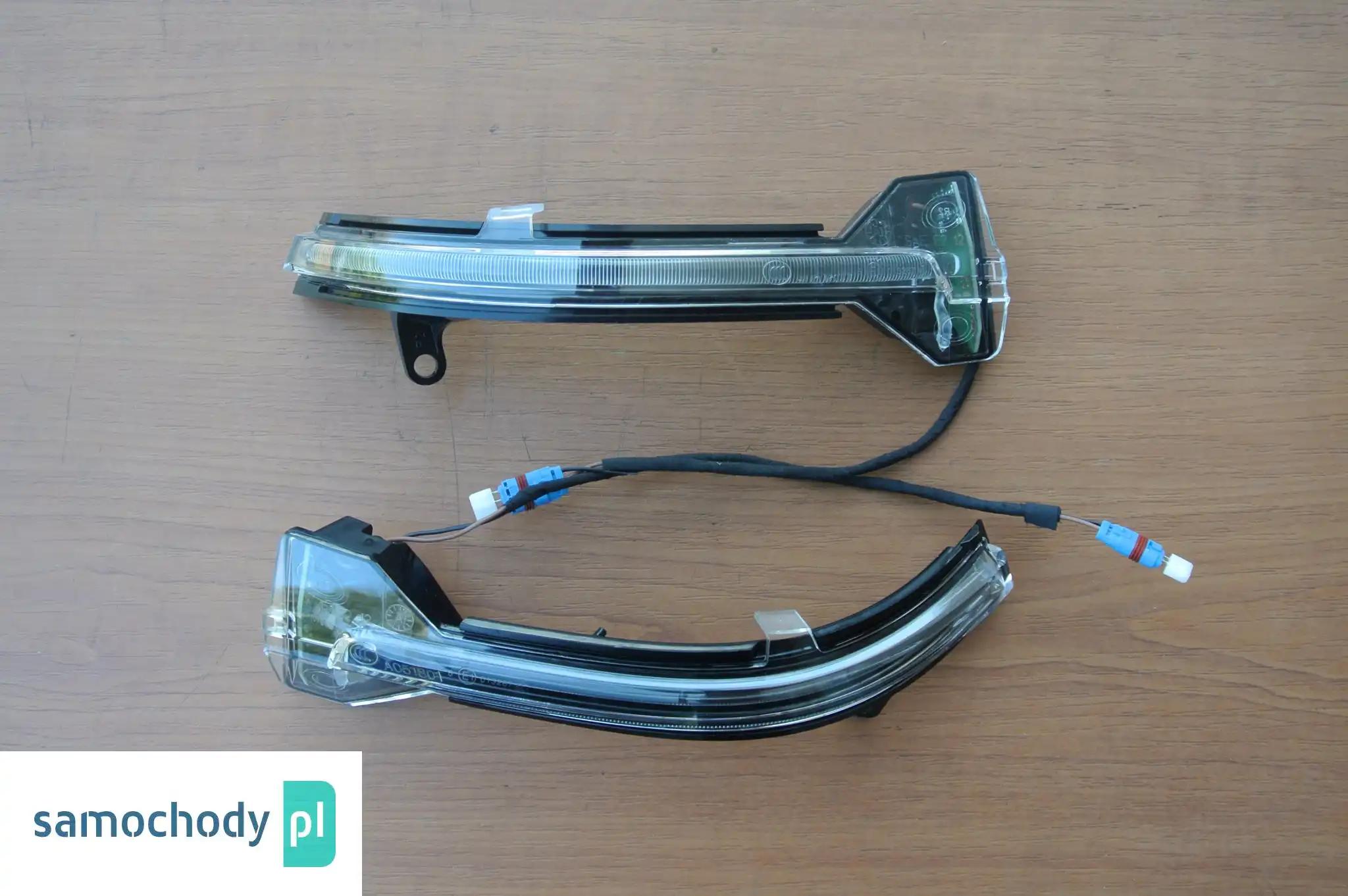 BMW F10 F11 KIERUNKOWSKAZ LUSTERKA PRAWY