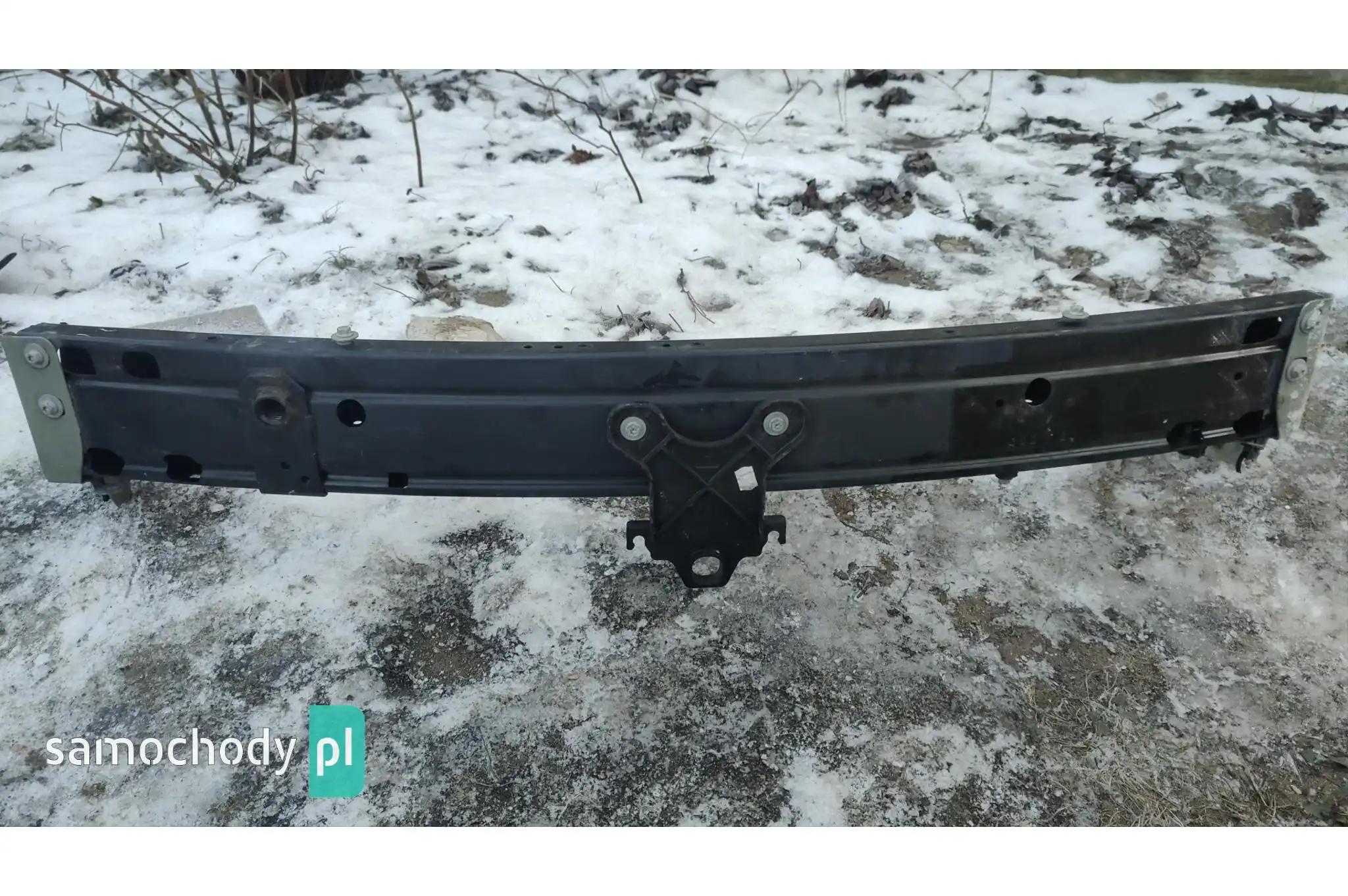 Pasy przednie Renault