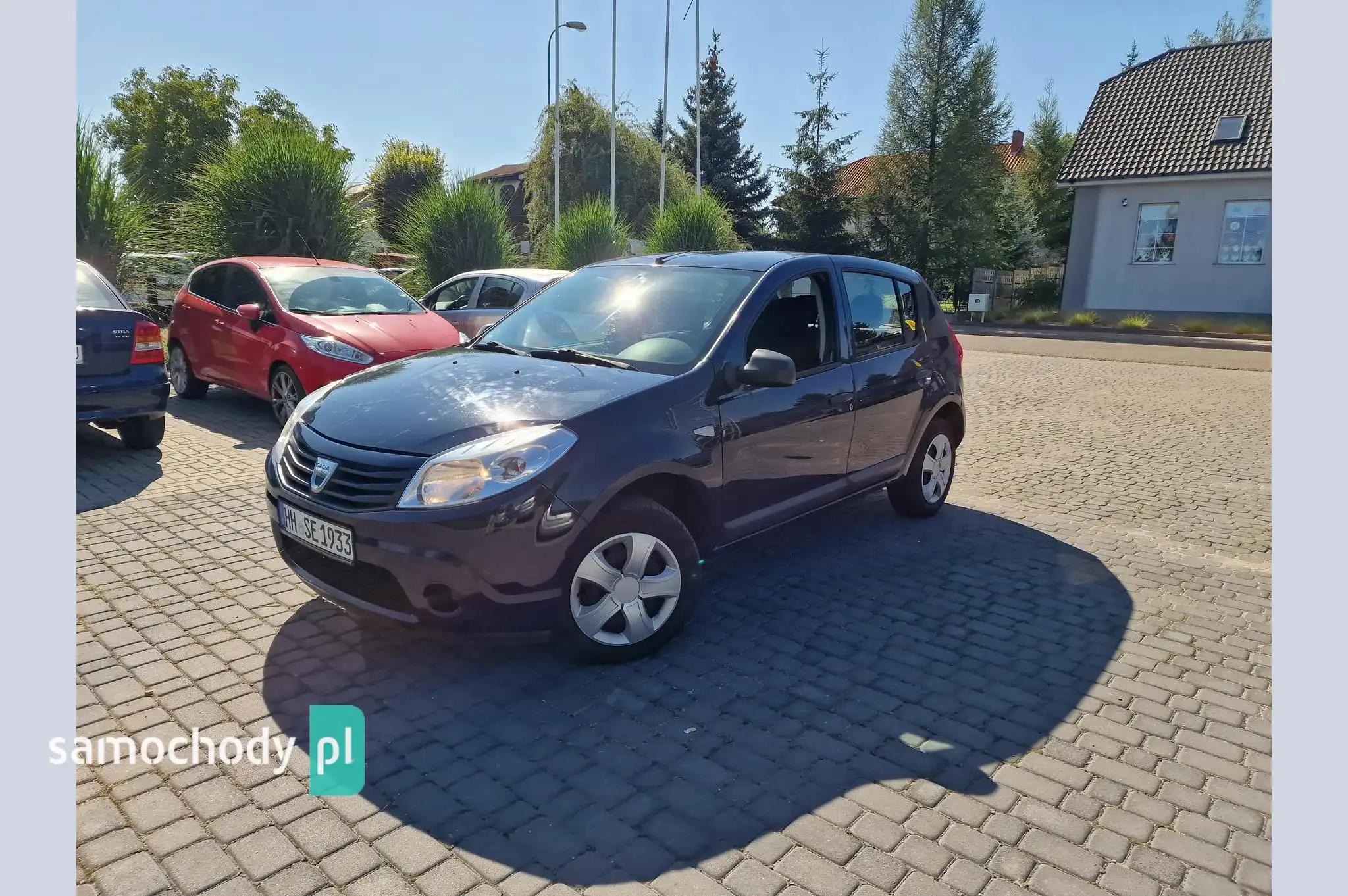 Dacia Sandero Hatchback 2011