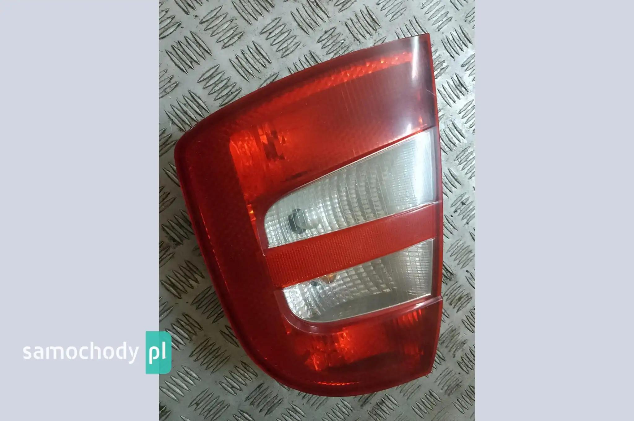 Lampa prawa tył tylna Skoda Fabia I HB