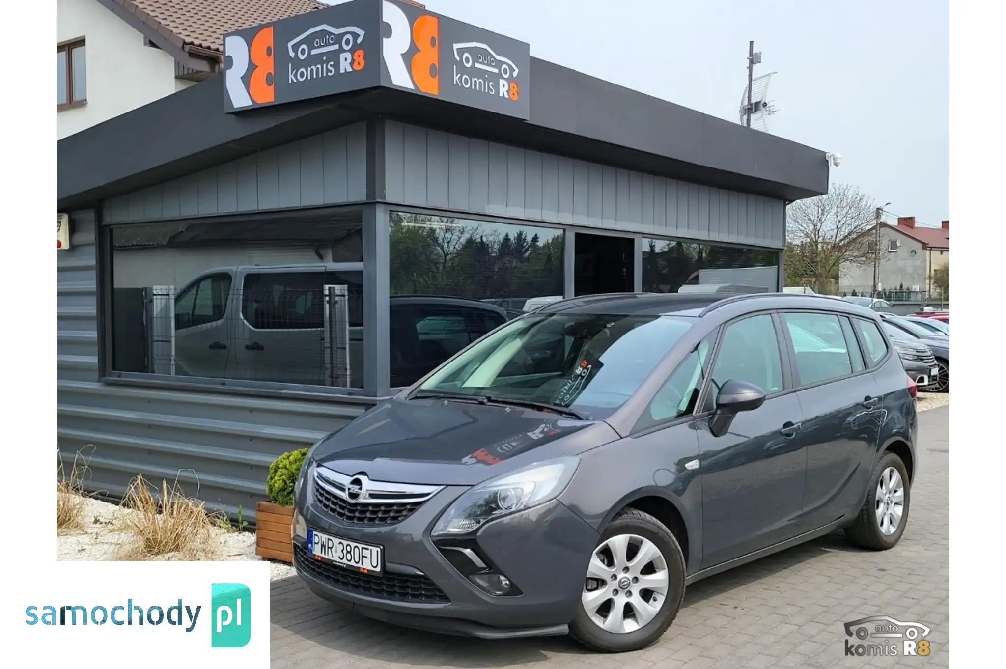 Opel Zafira Minivan 2016