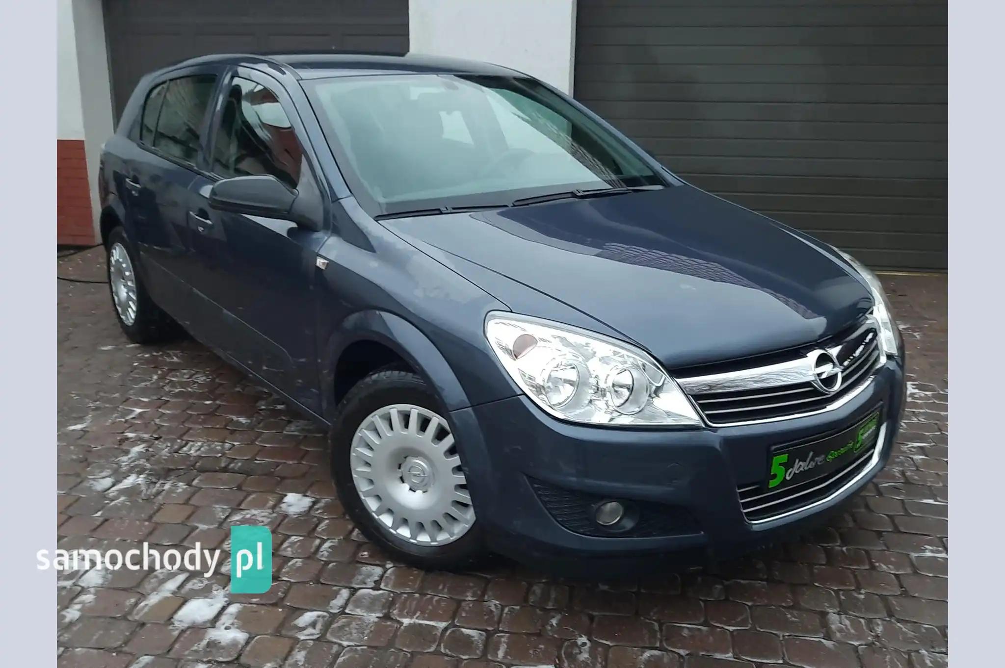 Opel Astra Hatchback 2009