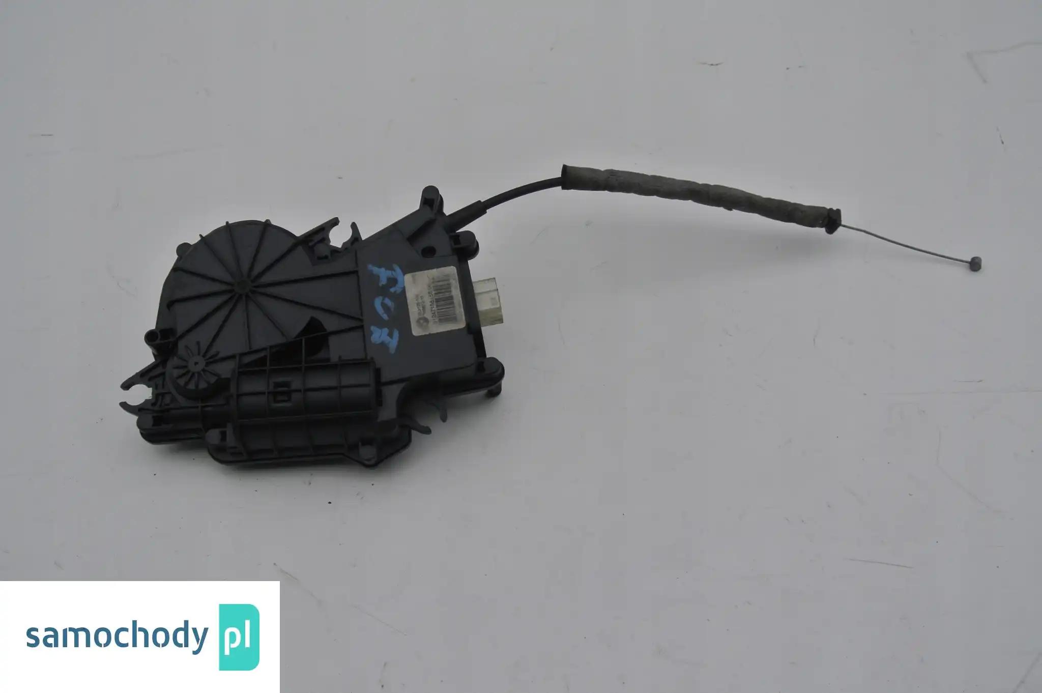 BMW F07 DOCIAG ZAMEK KLAPY TYŁ 7155158