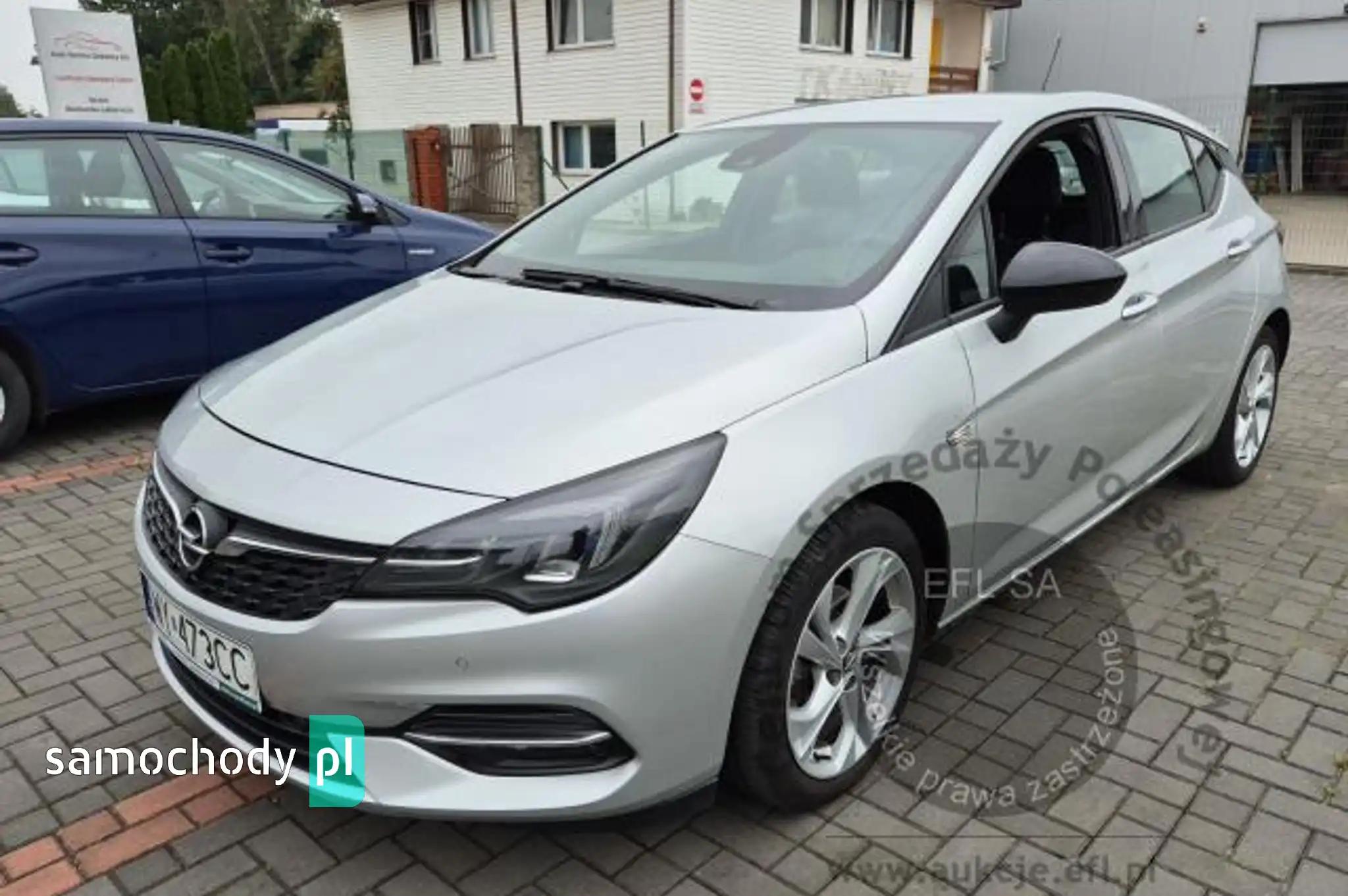 Opel Astra 2021