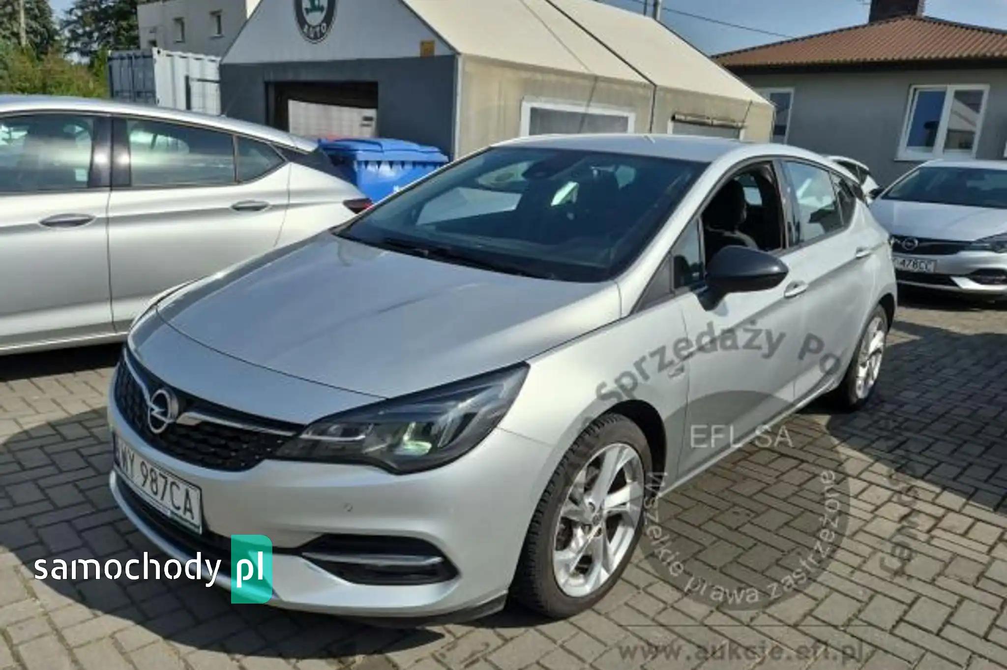 Opel Astra 2021