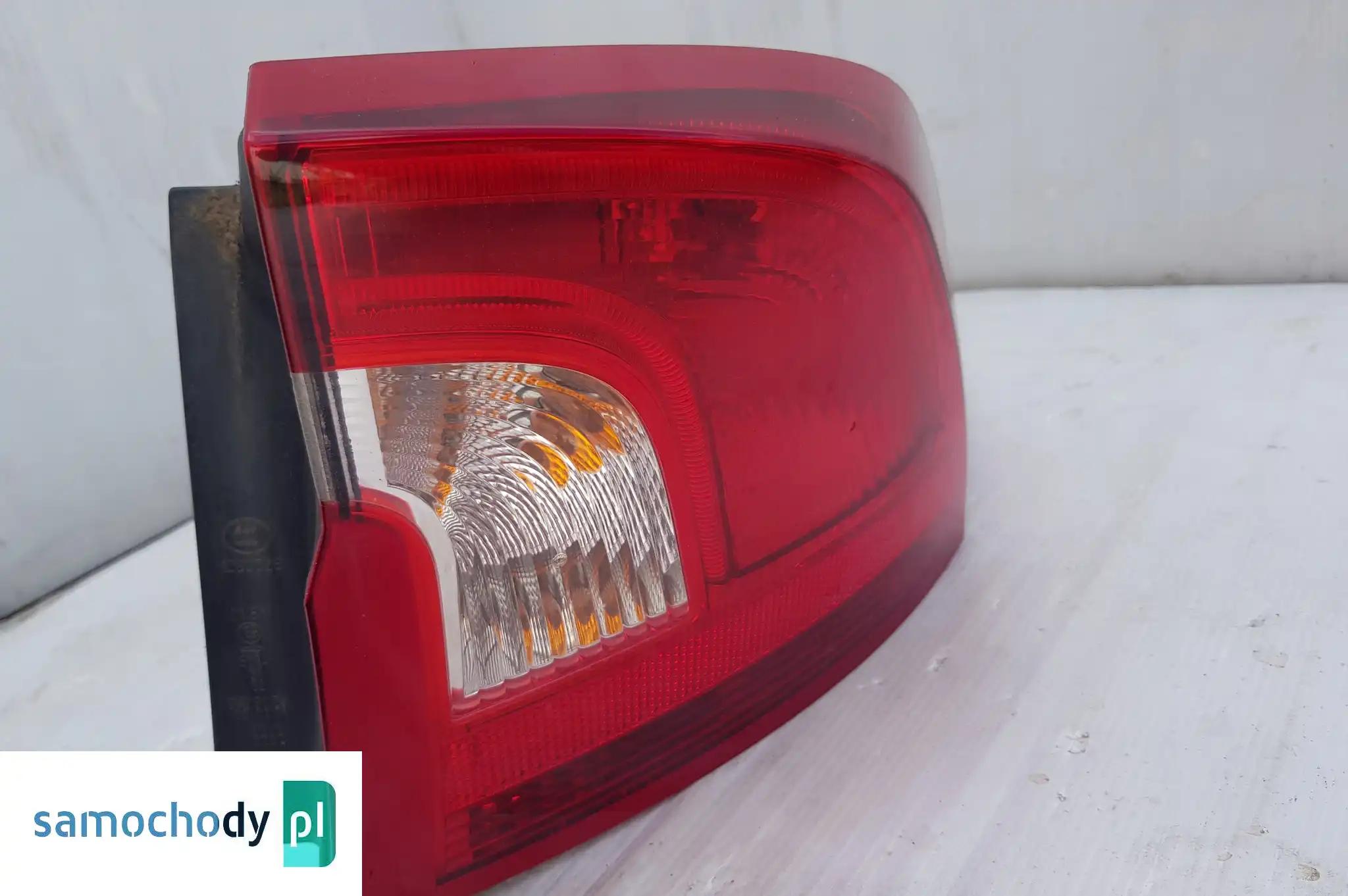 VOLVO S60 II LAMPA PRAWA TYŁ TYLNA 31395931