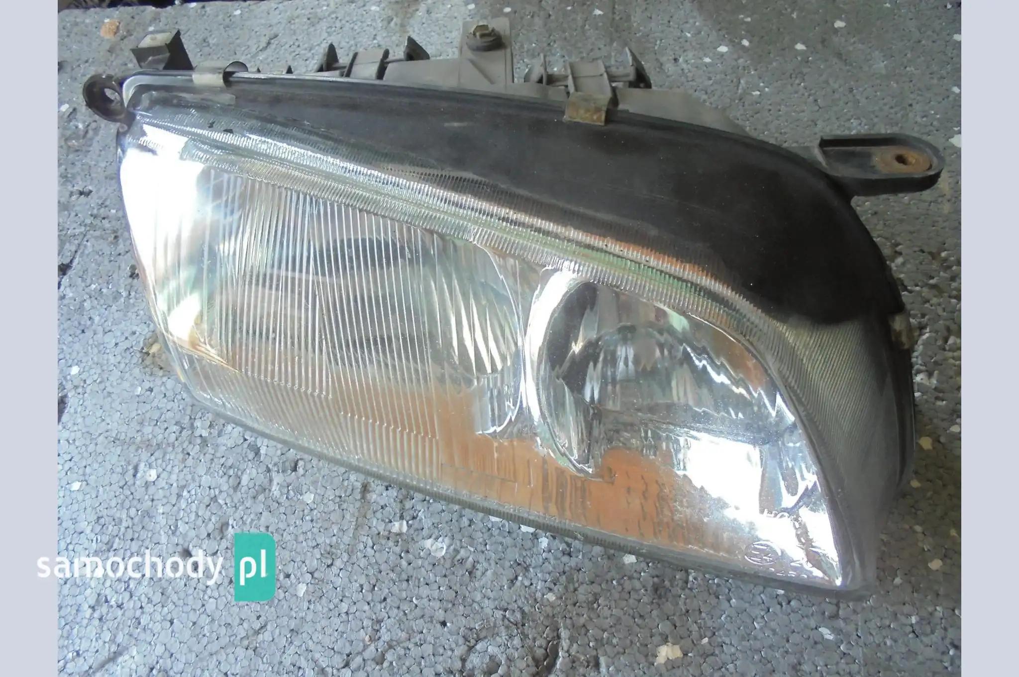 Lampa prawa przednia przód Mazda 626 GF V