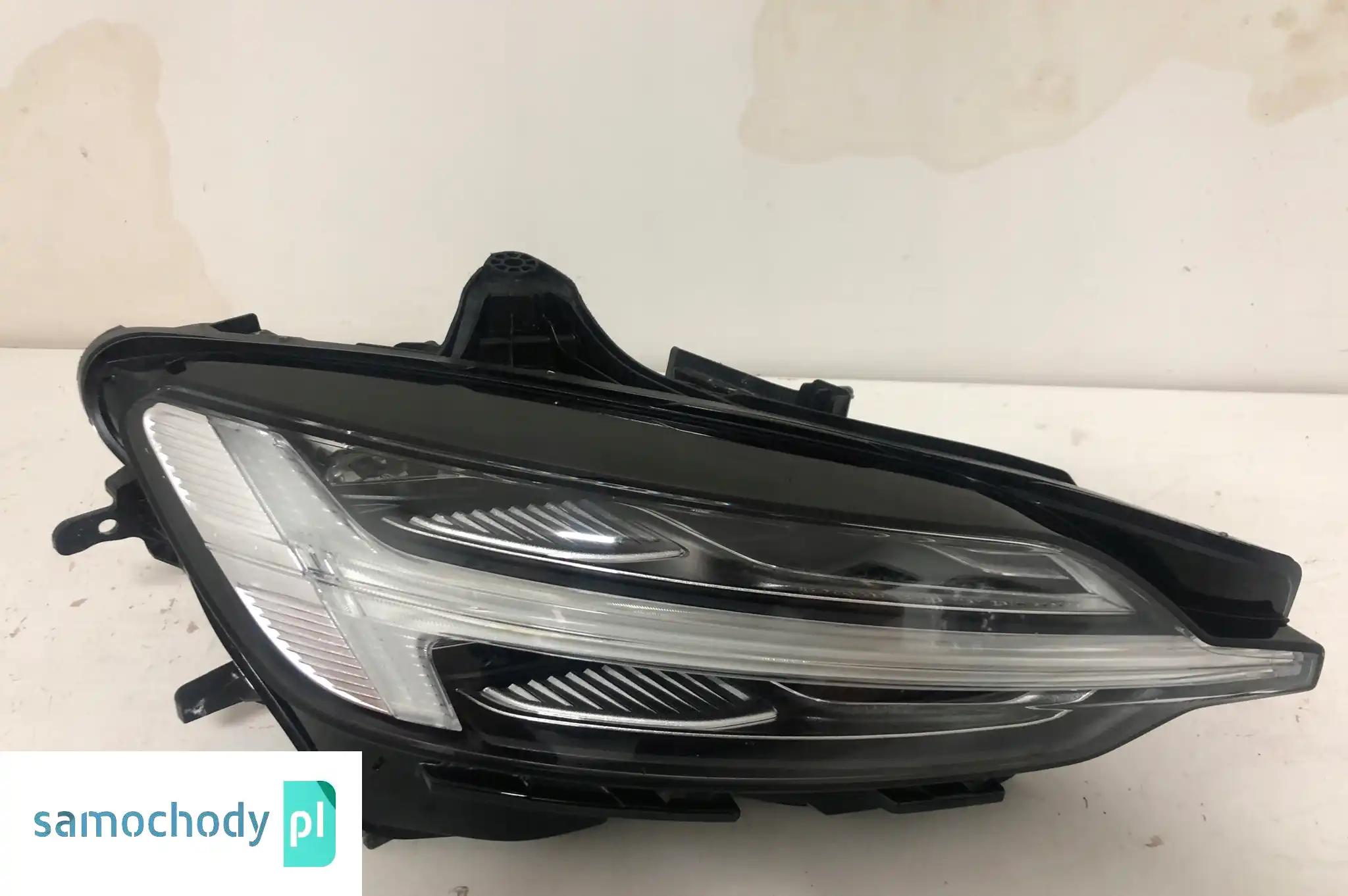 LAMPA PRAWA PRZÓD VOLVO S60 V60 III FULL LED