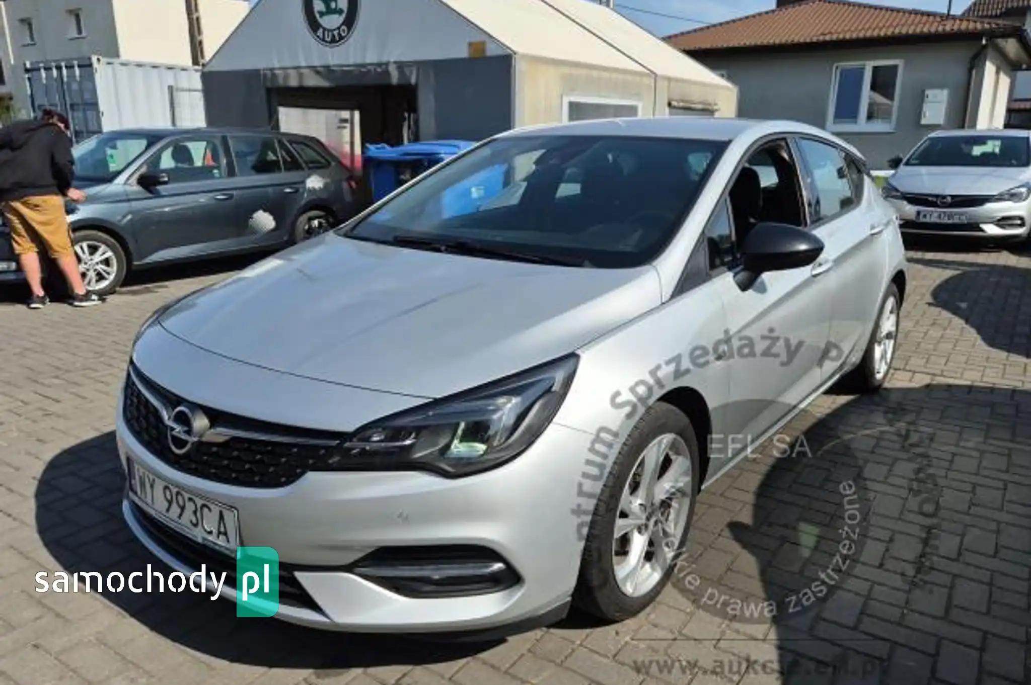 Opel Astra 2021