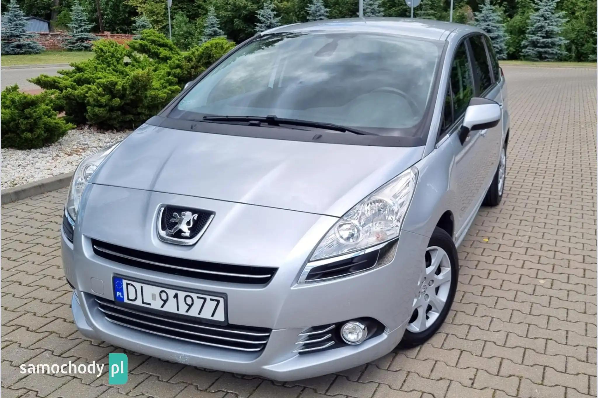 Peugeot 5008 Minivan 2011