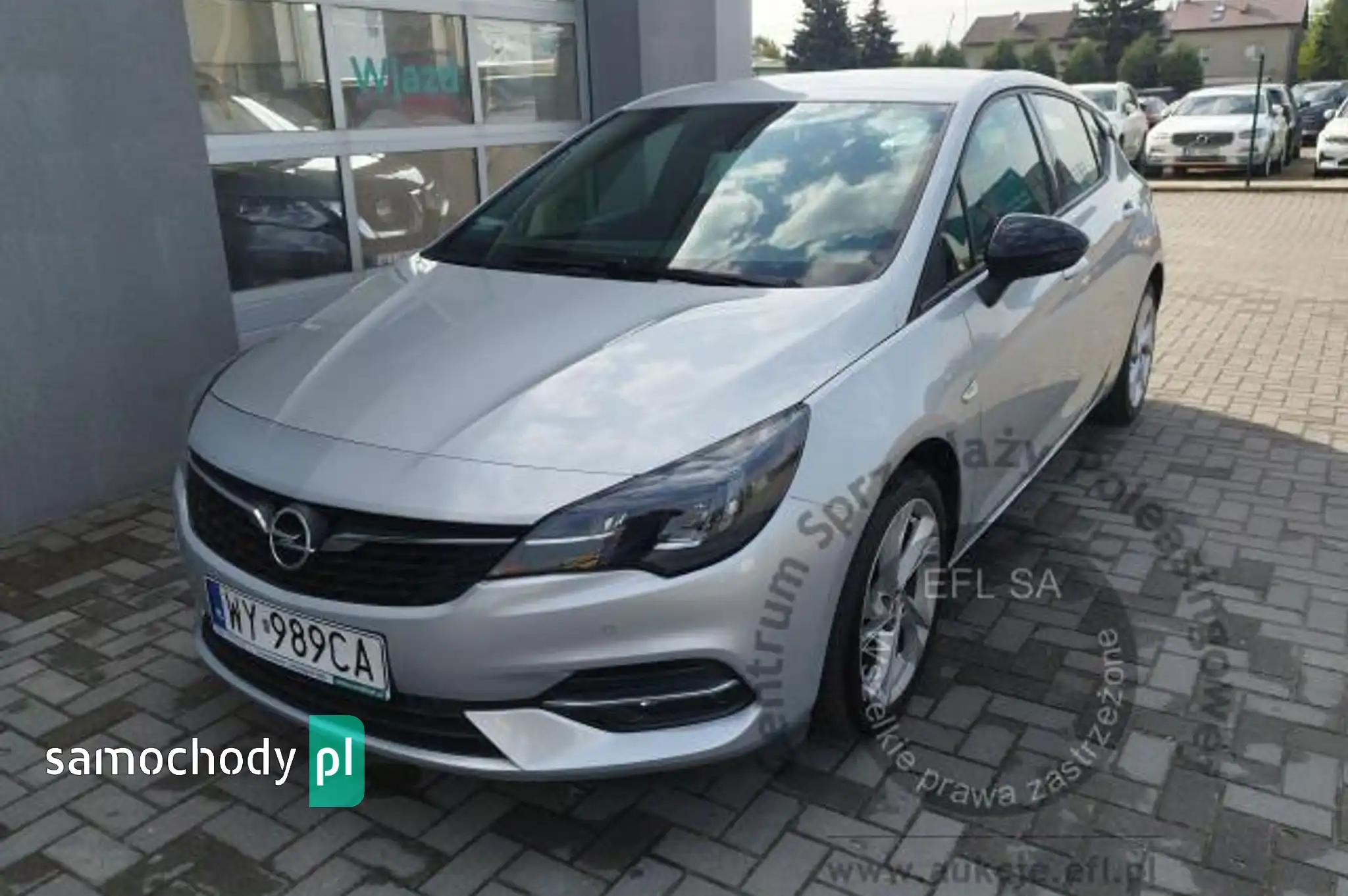 Opel Astra 2021