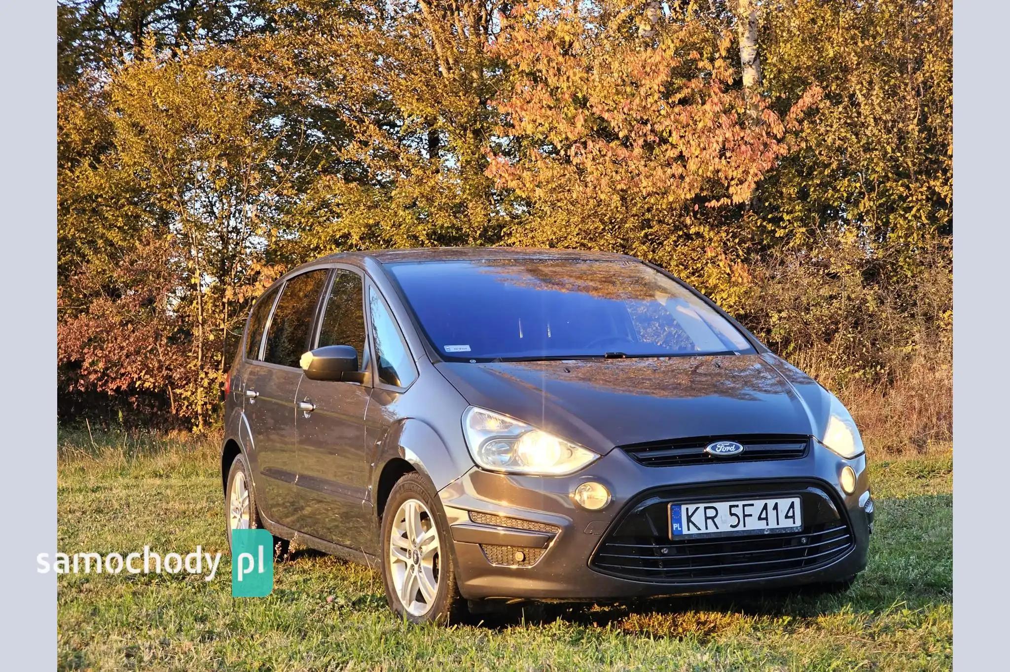 Ford S-Max Minivan 2010