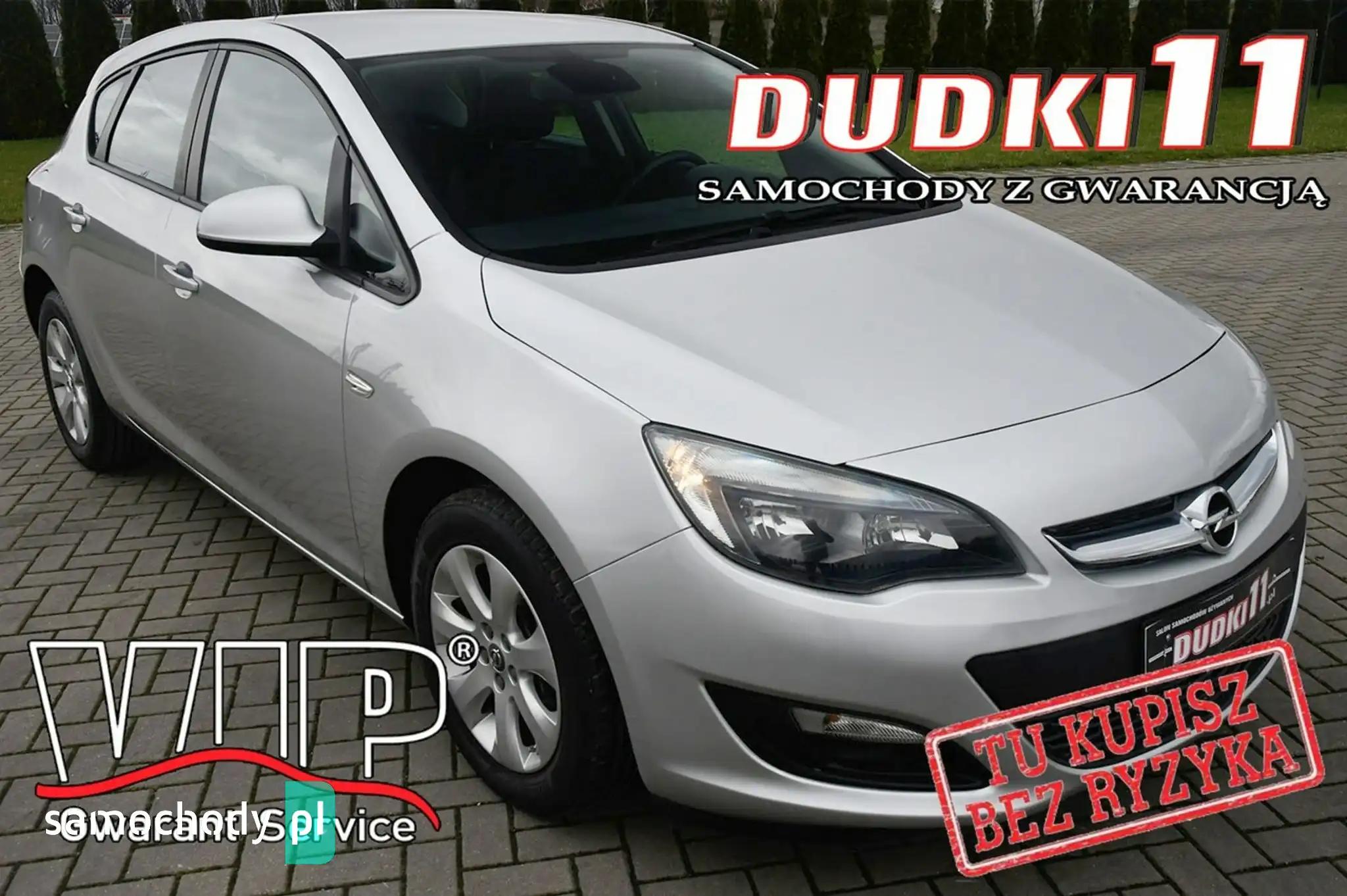 Opel Astra Hatchback 2014