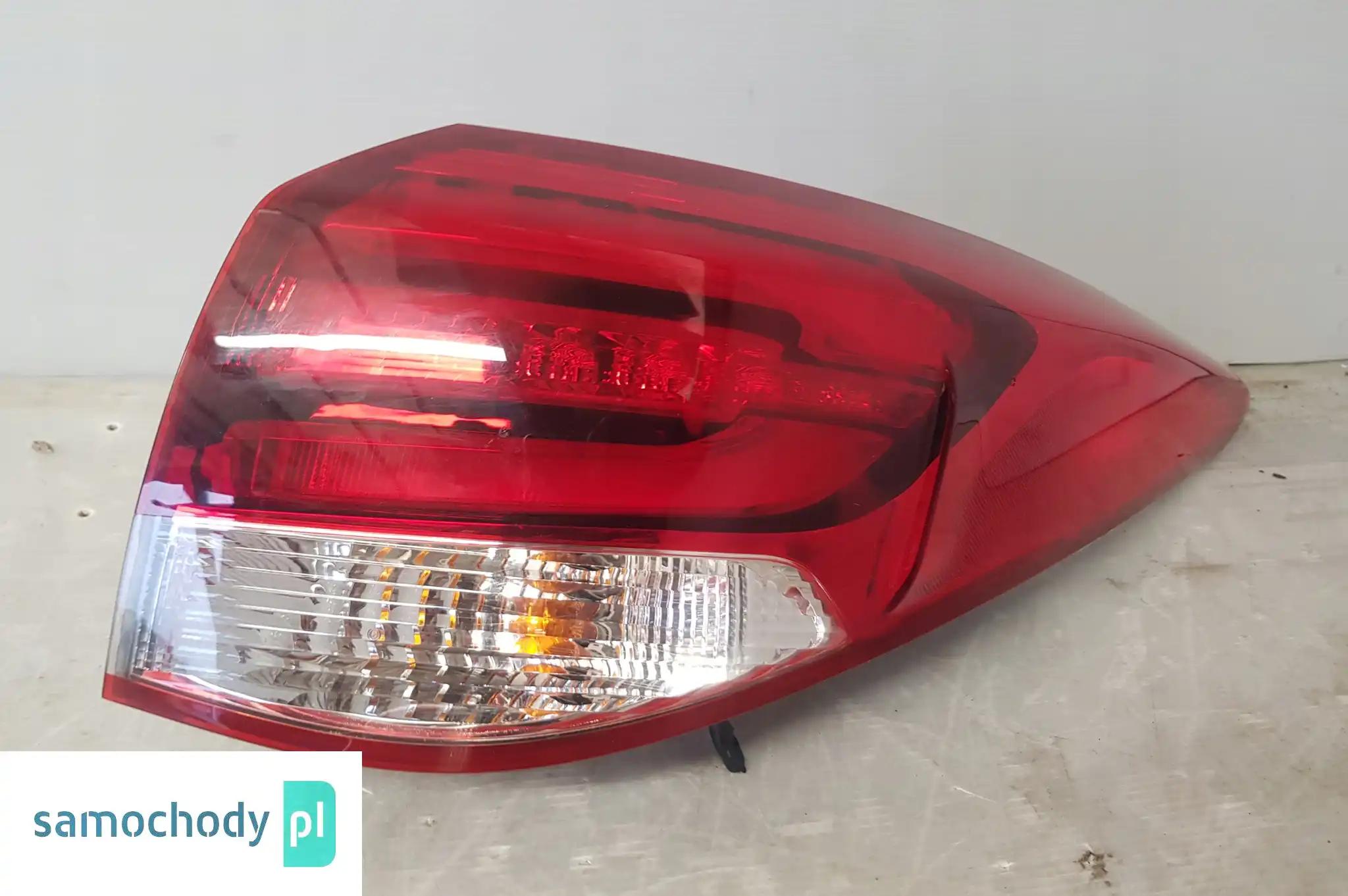 HYUNDAI I40 KOMBI LIFT LAMPA TYŁ PRAWA ZEWNĘTRZNA