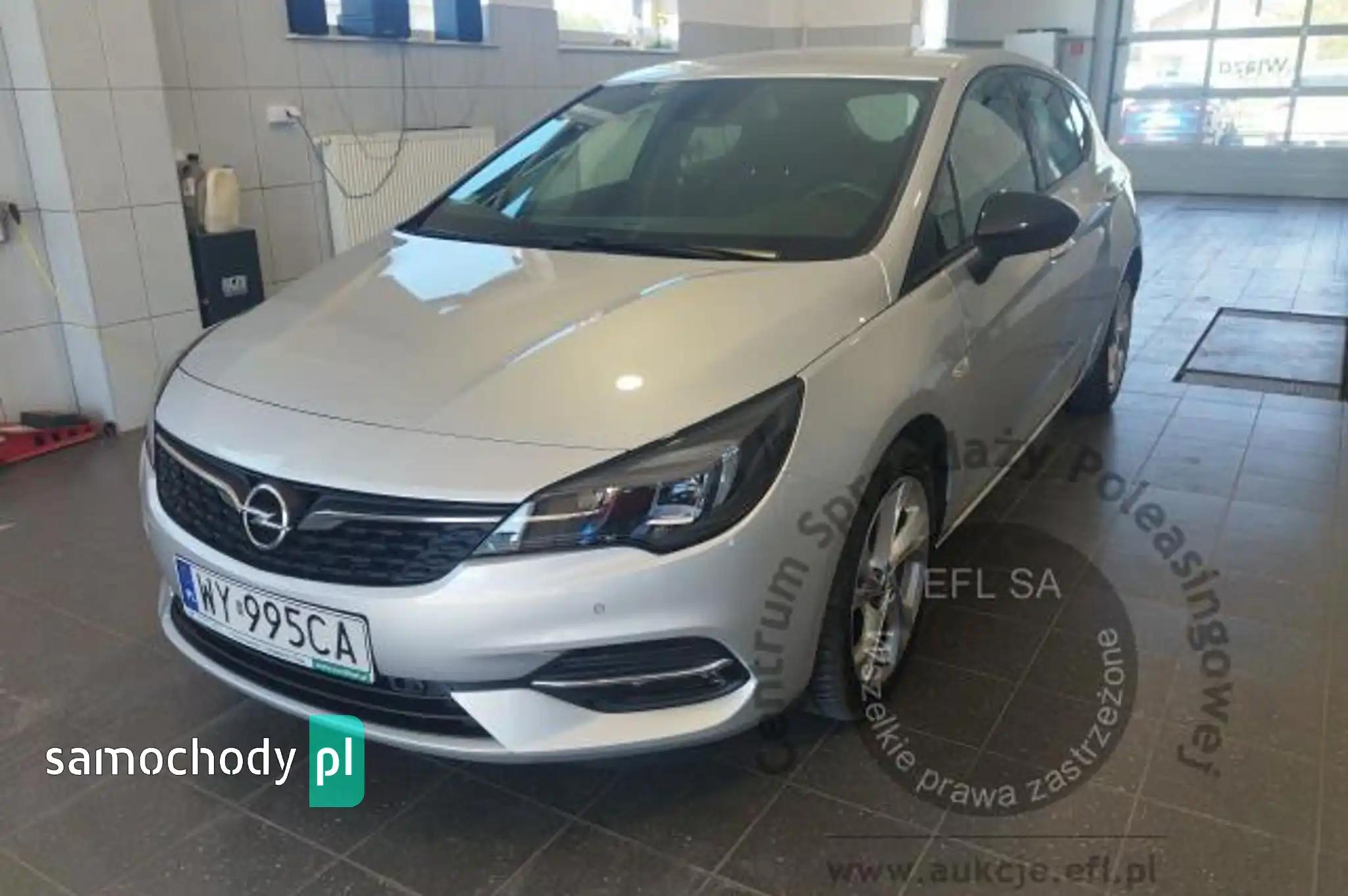 Opel Astra 2021