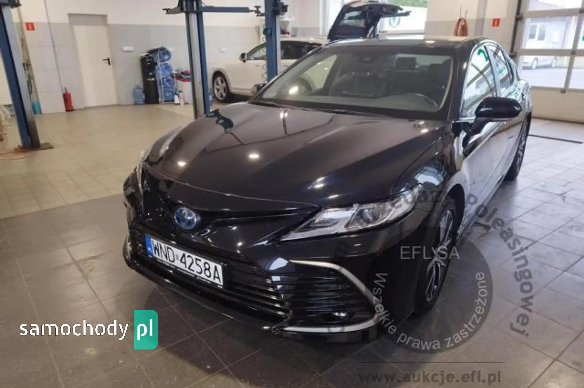 Toyota Camry 2021