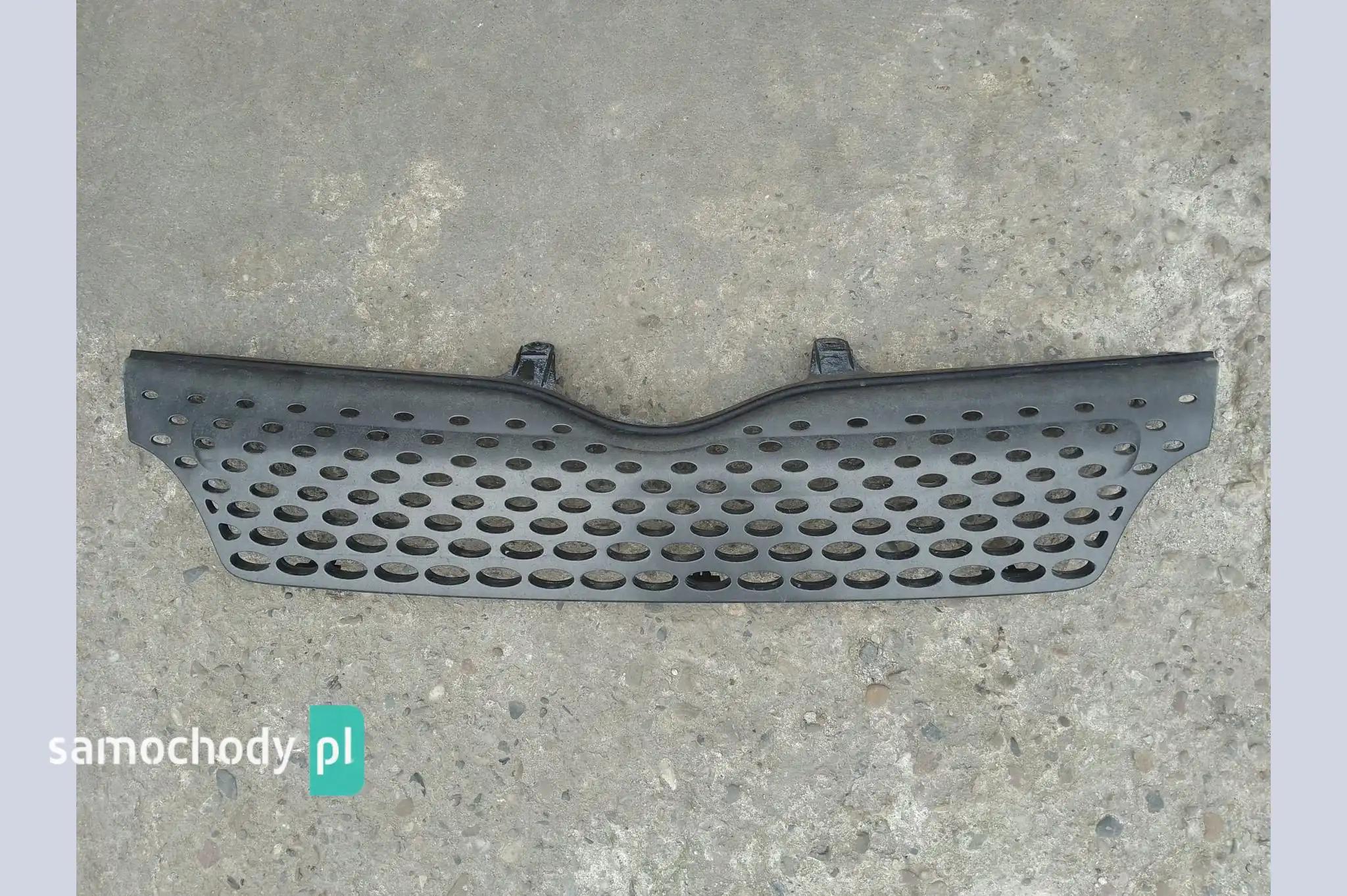 Grill atrapa Toyota Yaris Verso