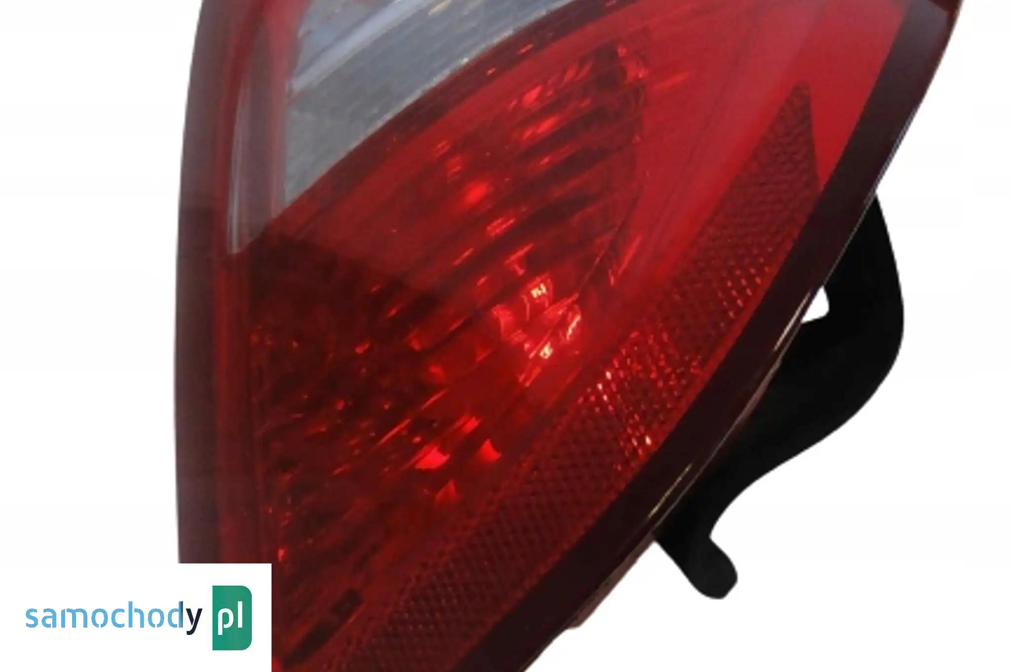 MERCEDES A W169 169 LIFT LAMPA TYLNA PRAWA CLASSIC