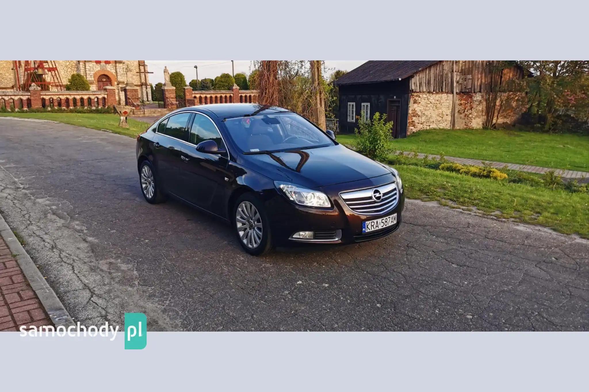 Opel Insignia Hatchback 2011