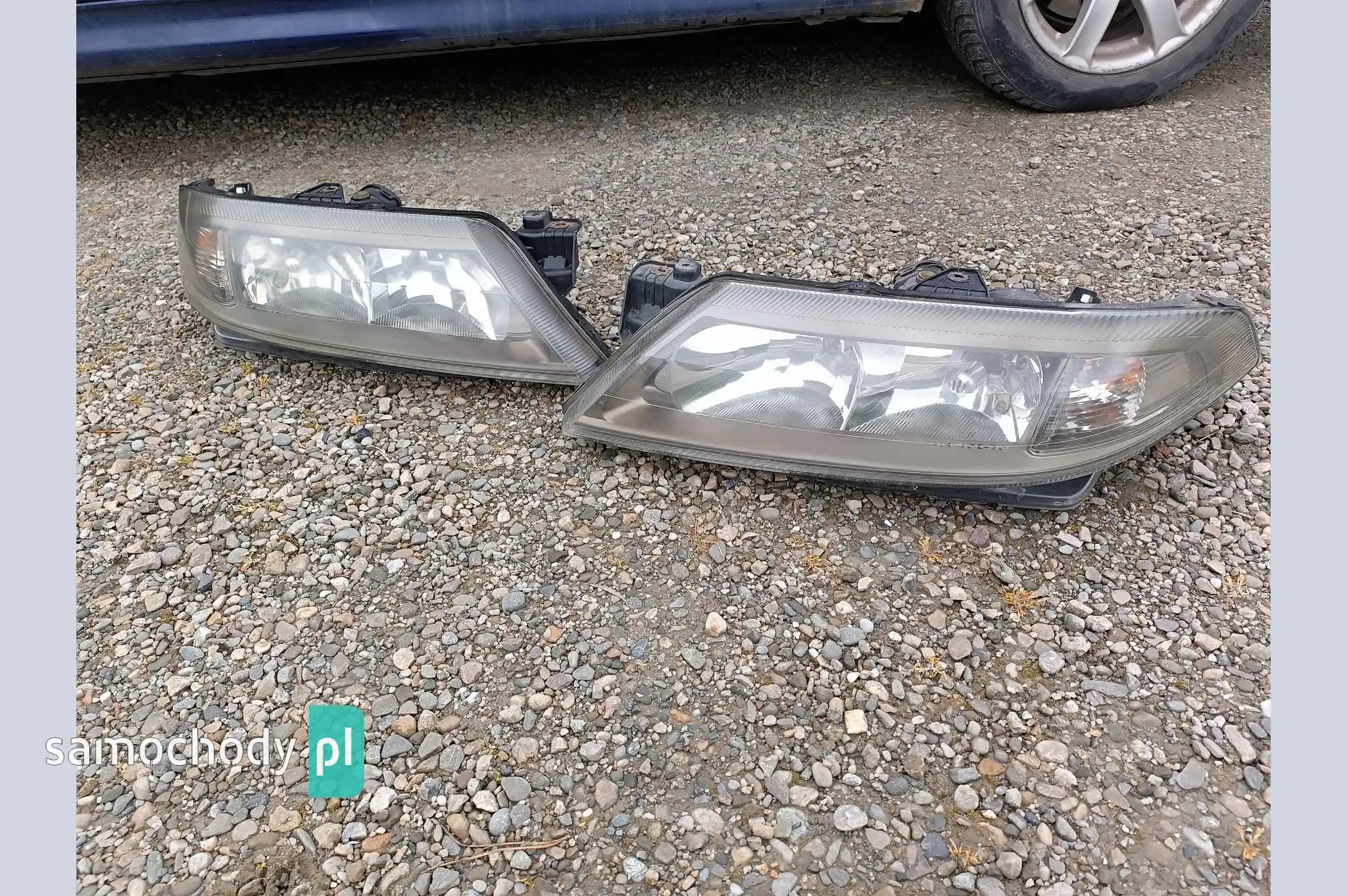 Lampa prawa przednia przód Renault Laguna II 2 xenon