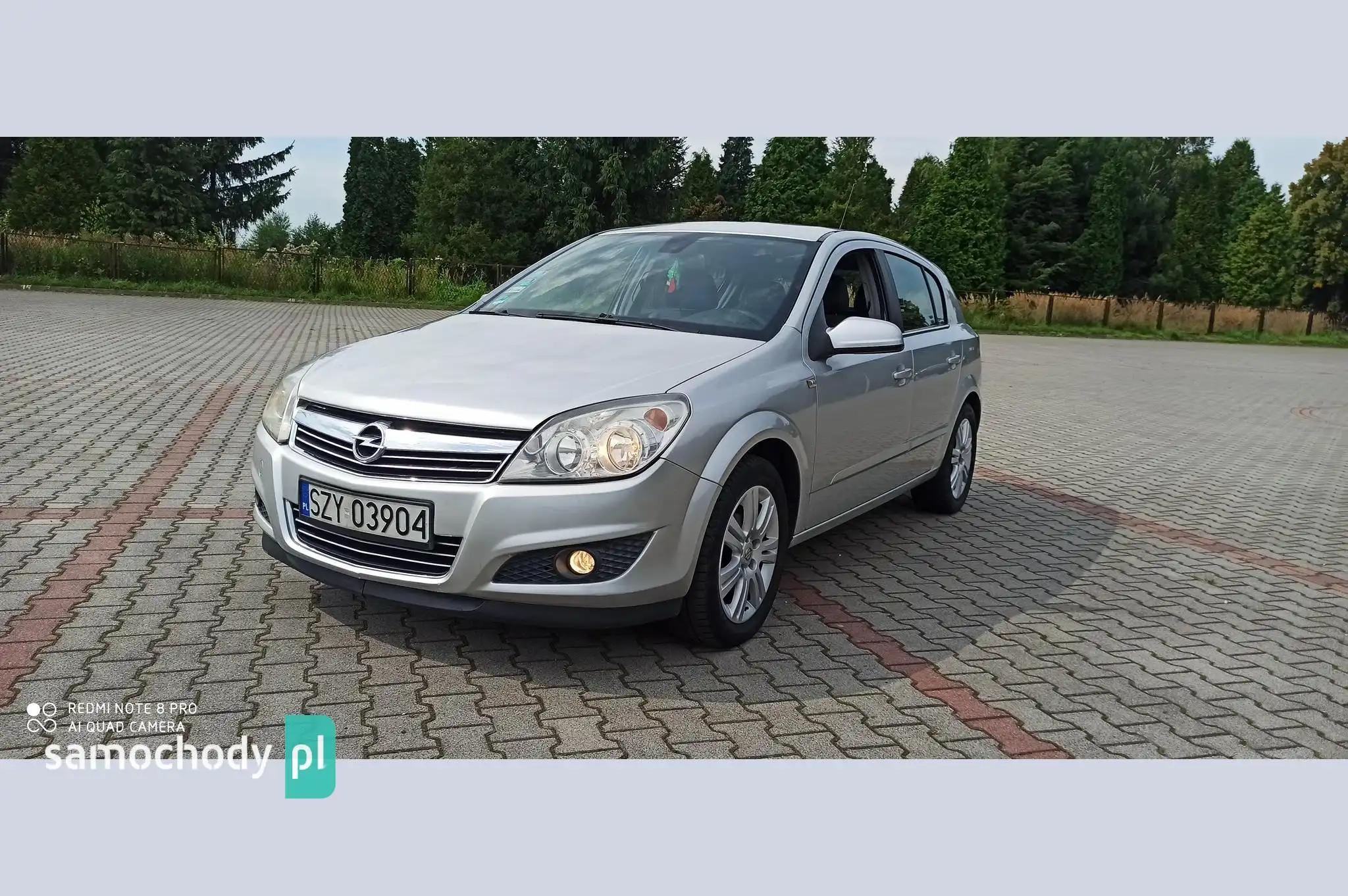 Opel Astra Hatchback 2008